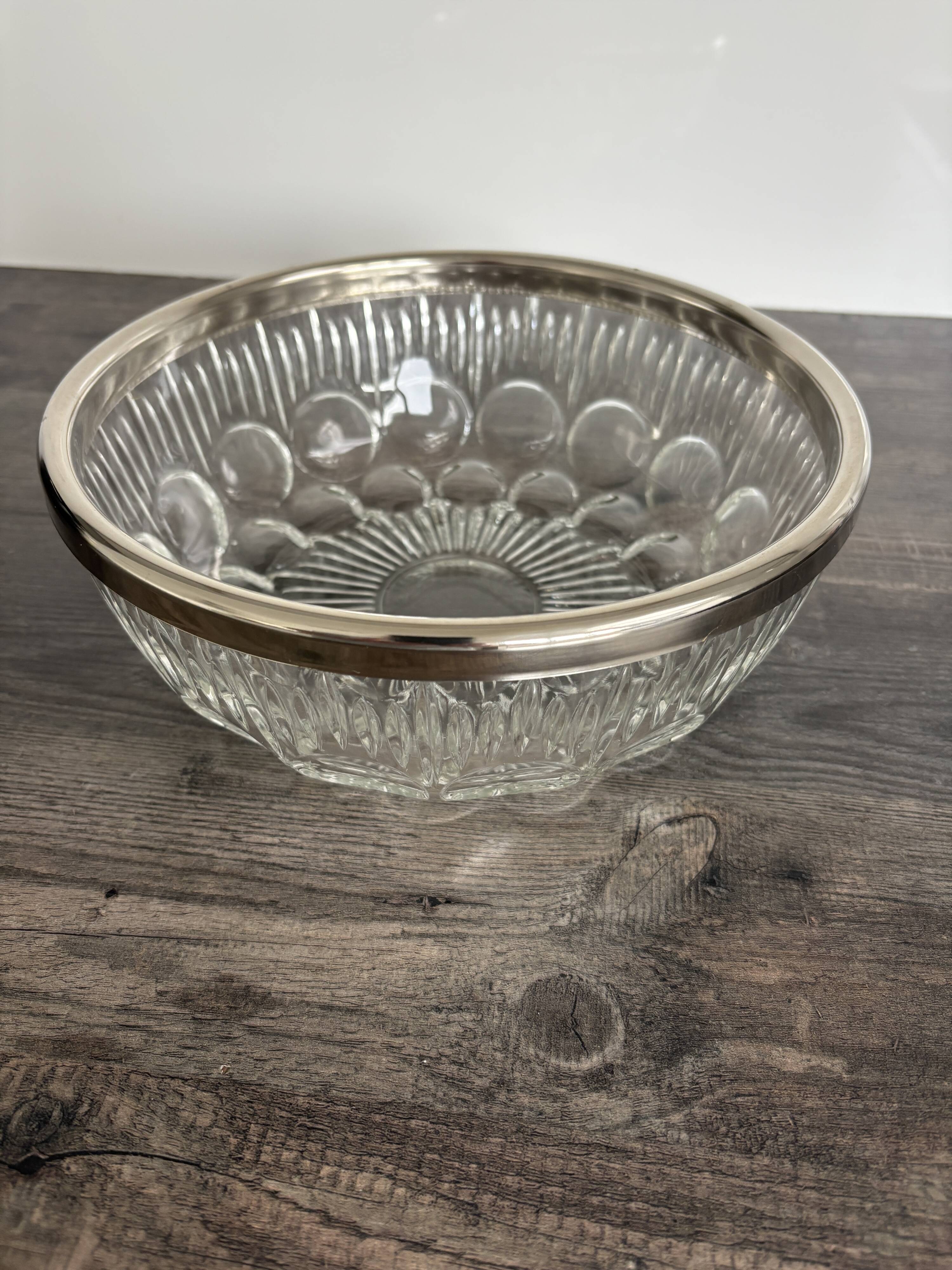 Vintage salad bowl in moulded glass and silver-plated metal.