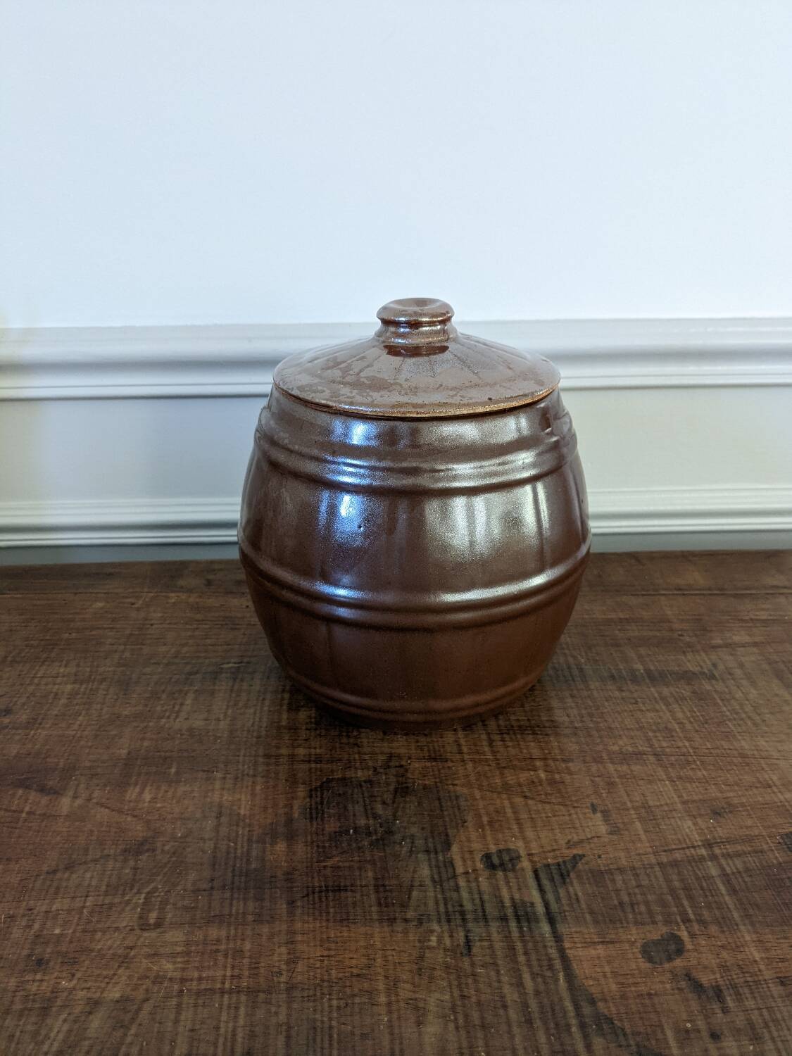 Glazed stoneware barrel pot