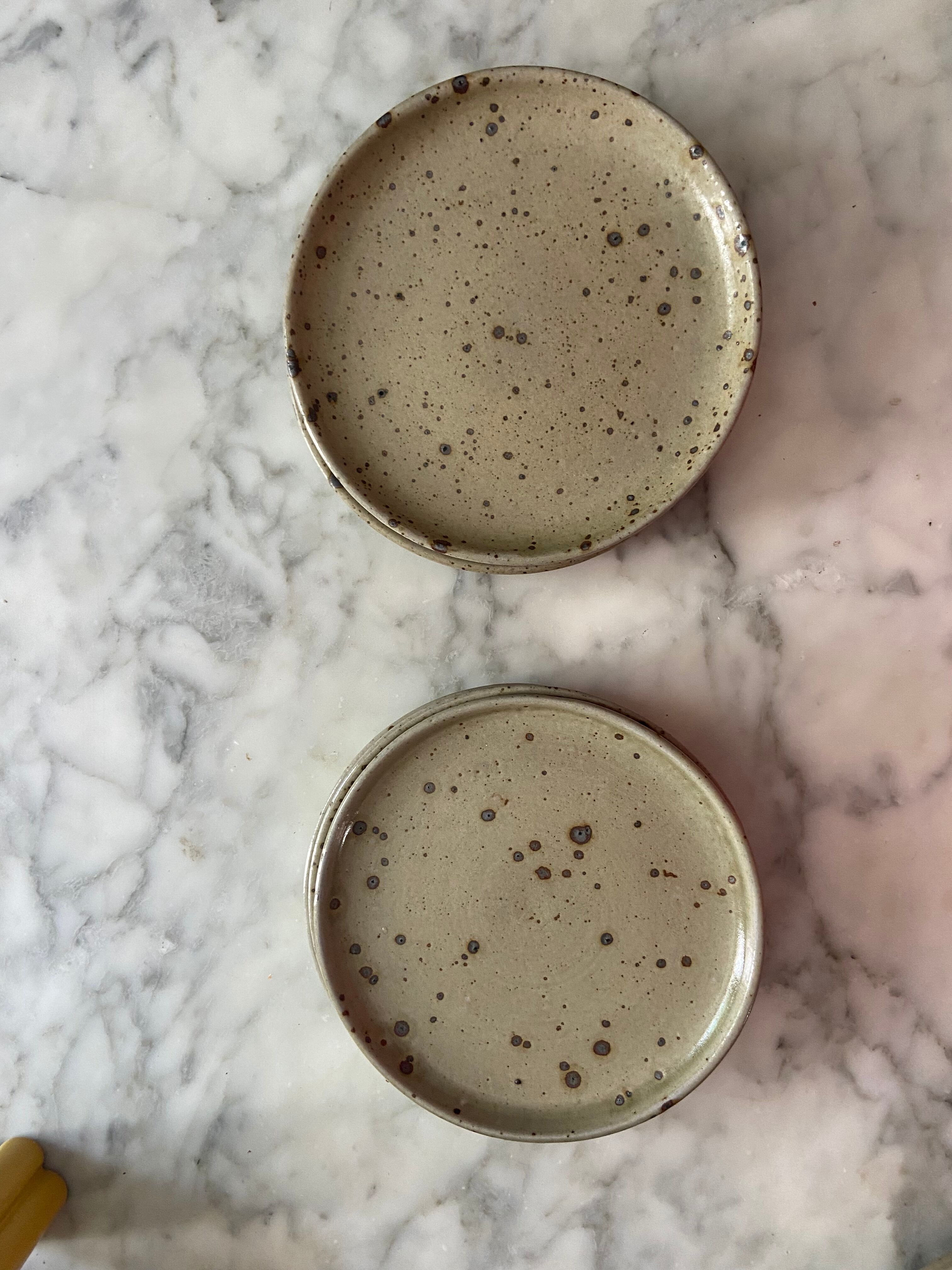 Series of 6 vintage stoneware dessert plates