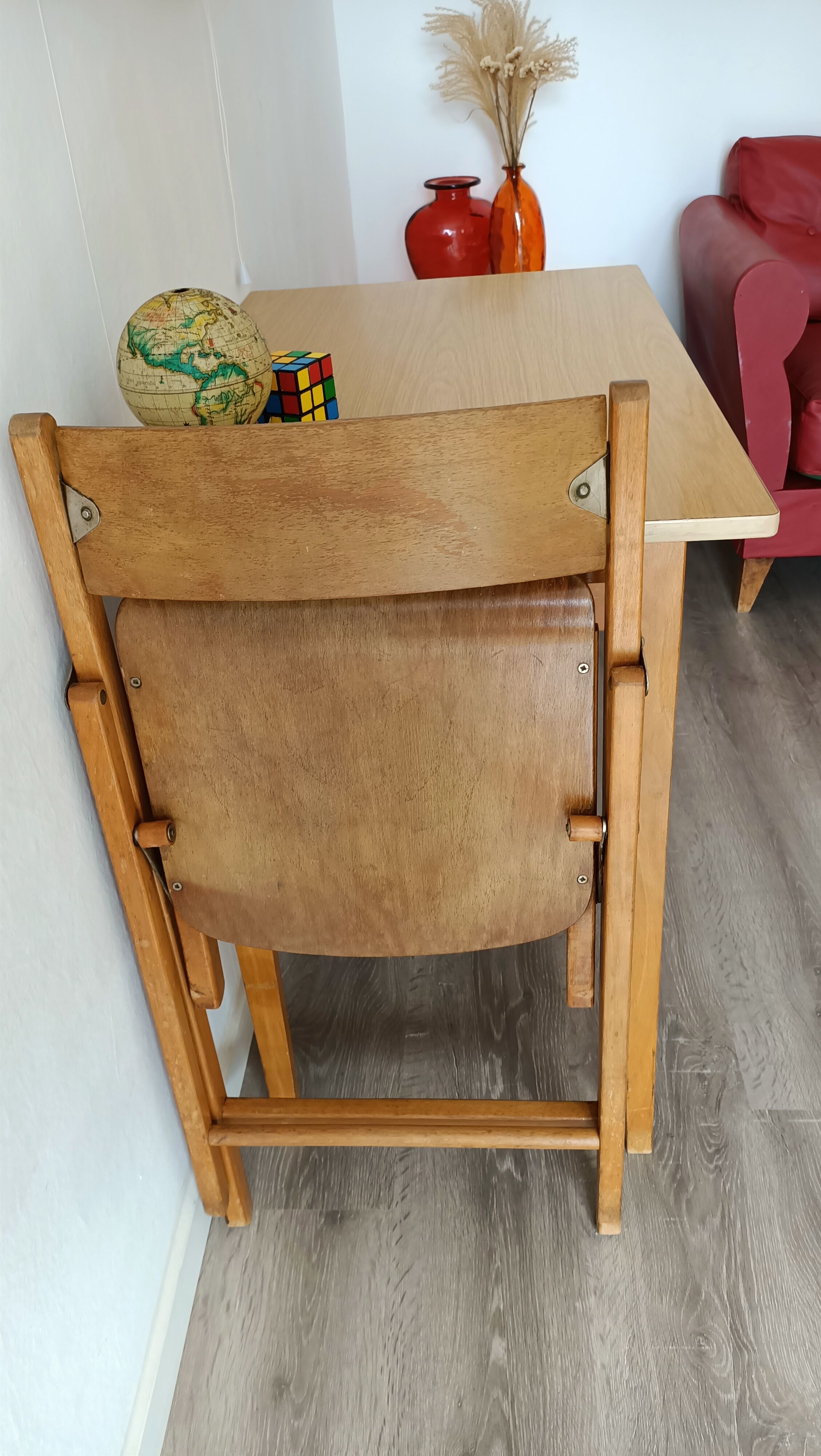 Desk 3 vintage drawers and its chair