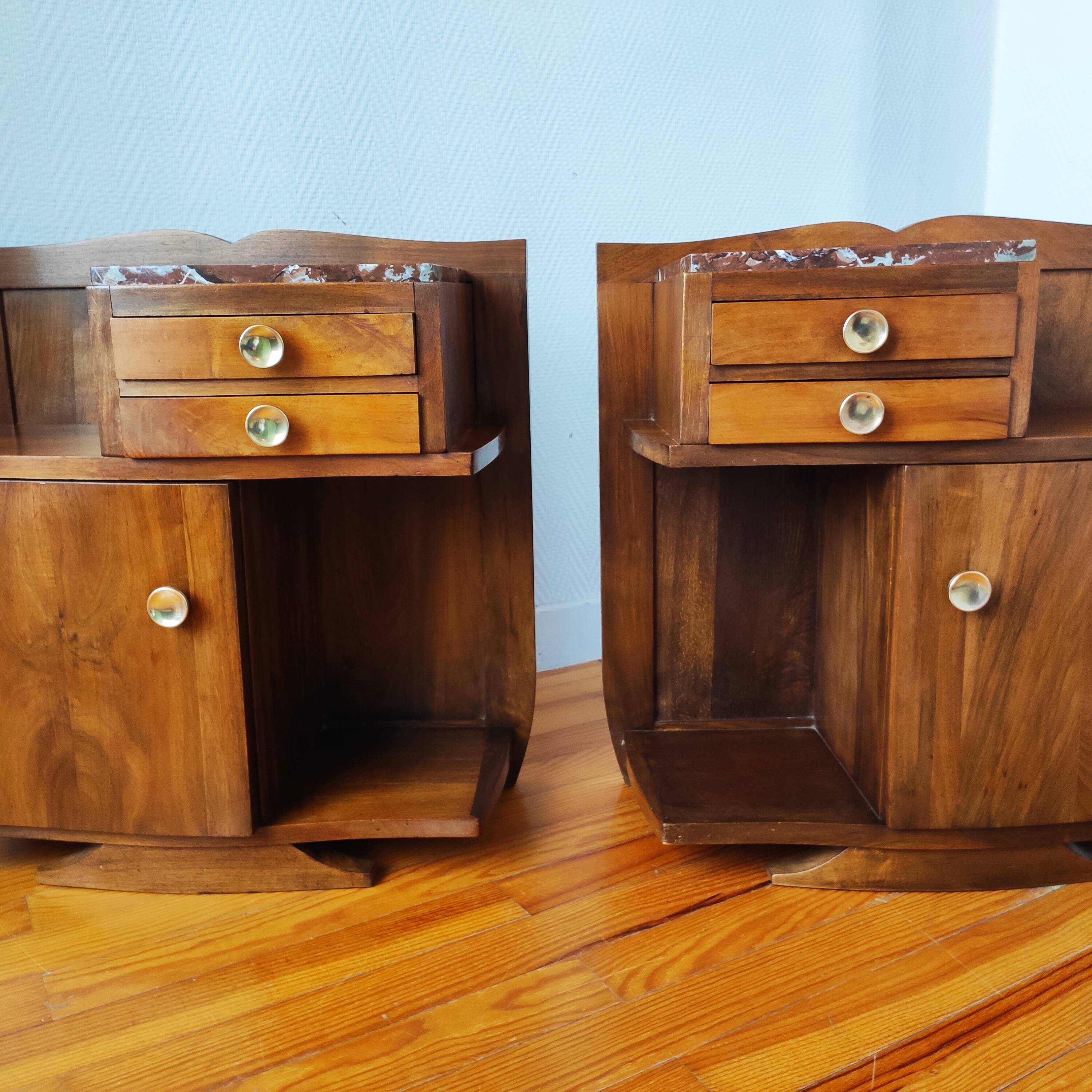 Pair of Art Deco 1930 walnut bedside tables