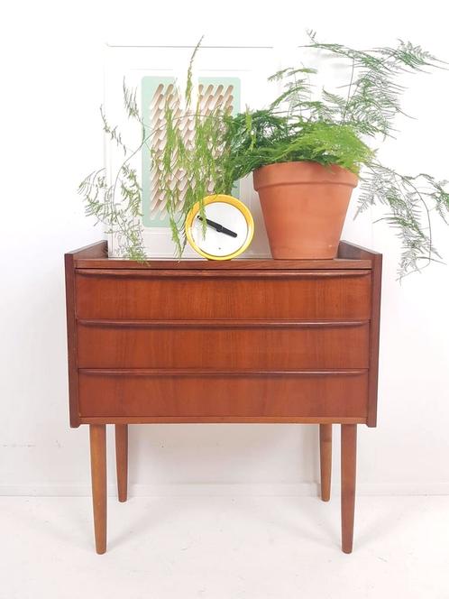 Dresser Danish bedside table