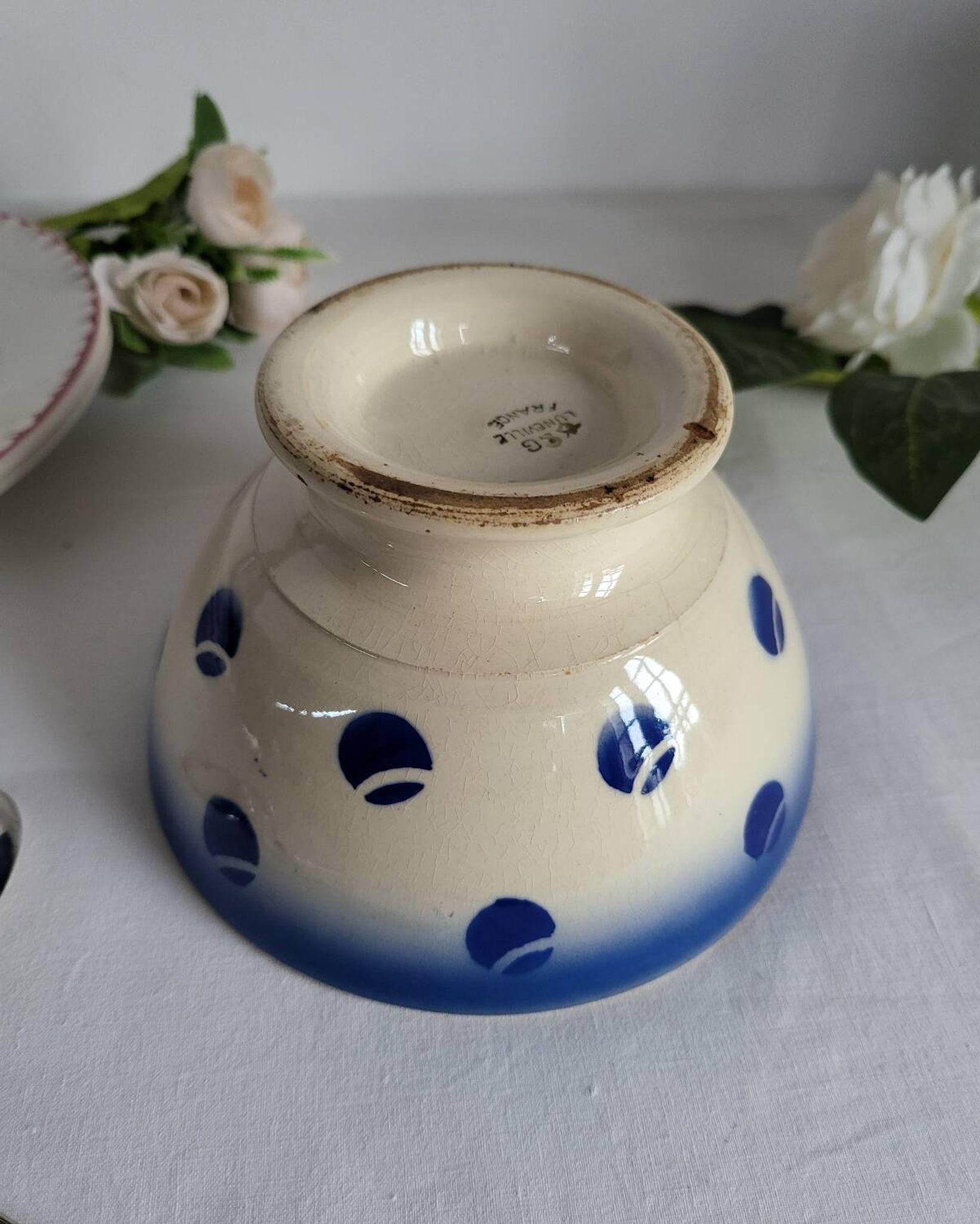 Antique Lunéville earthenware bowl KG with blue polka dots