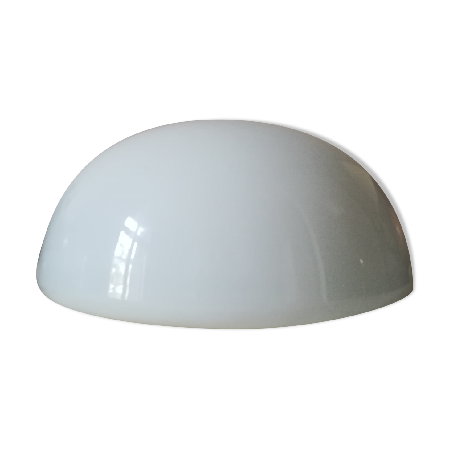 Round opaline ceiling light