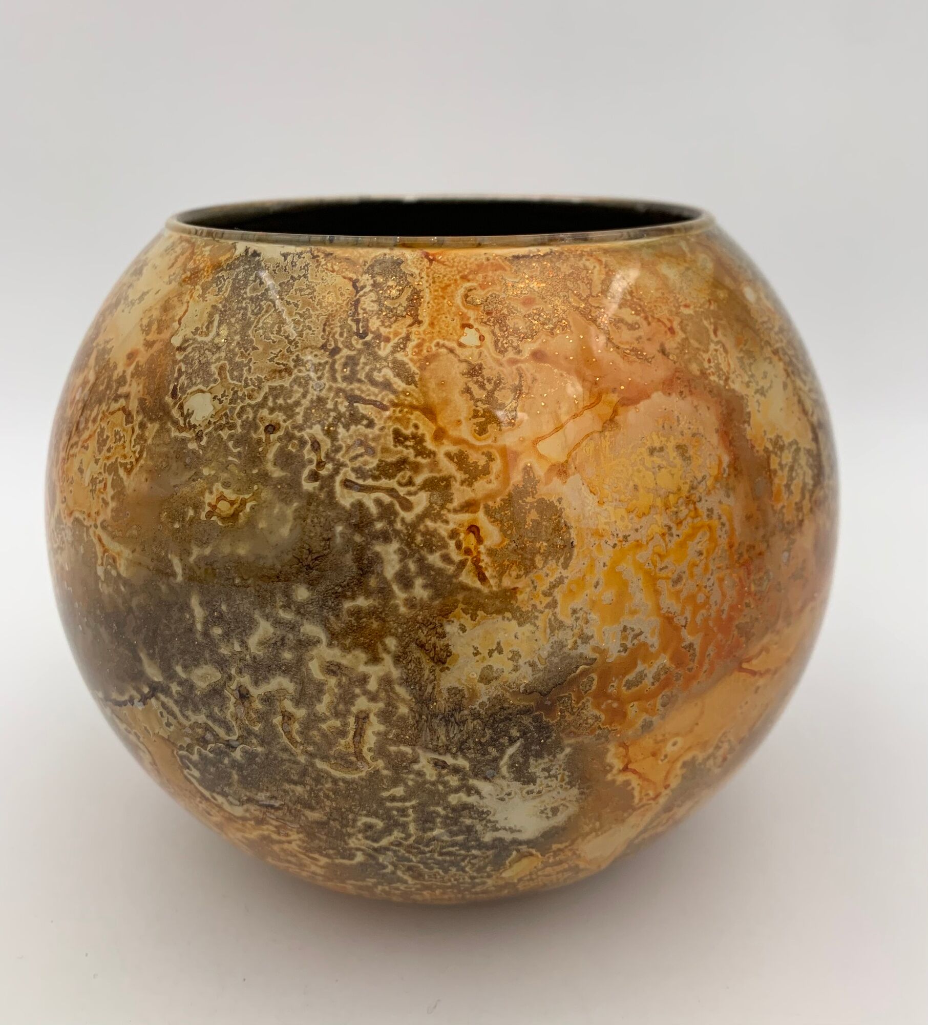 Line lacquer vase, france, lacquered glass,