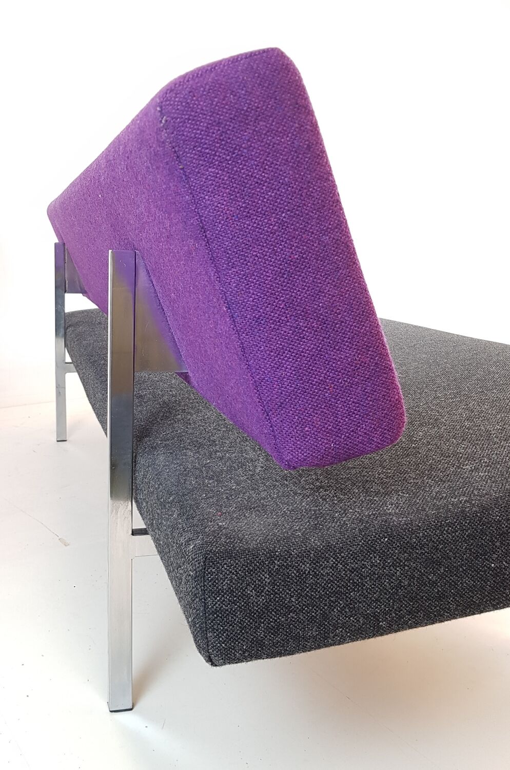 Sofa bed Gijs van der Sluis purple anthracite kvadrat wool upholstery