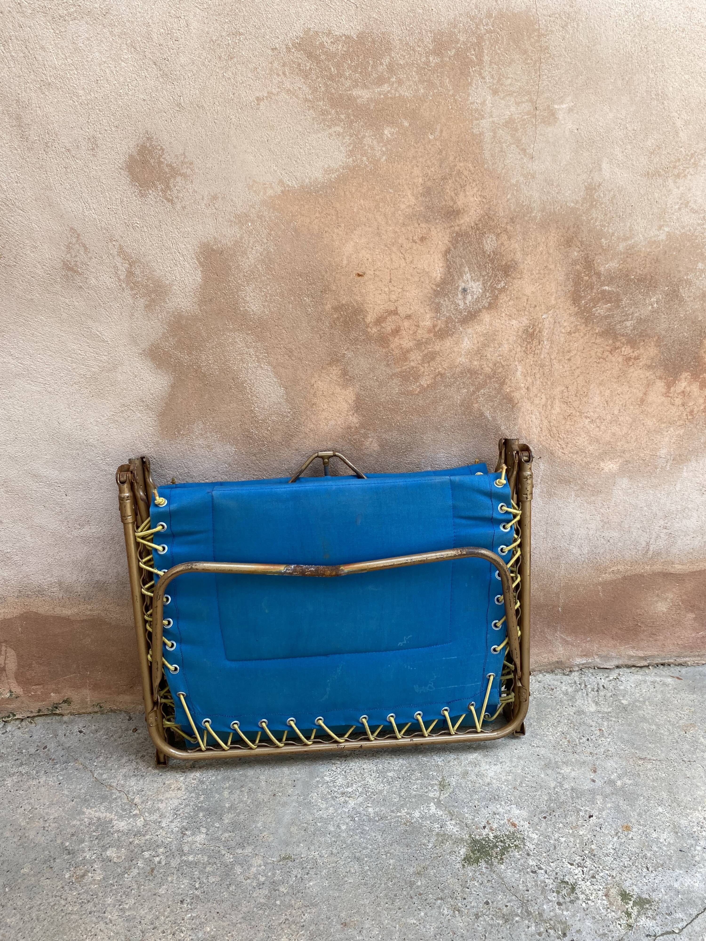 Camp bed or folding deckchair