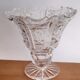Vase en verre sculpté