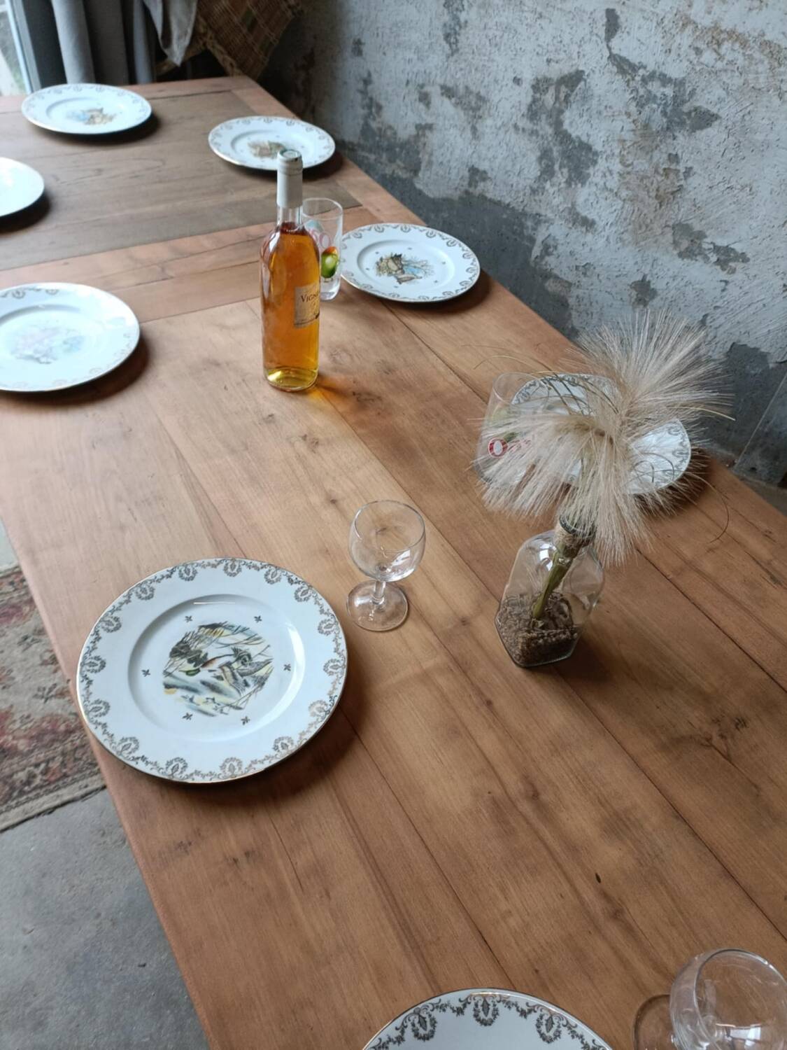 Farm table