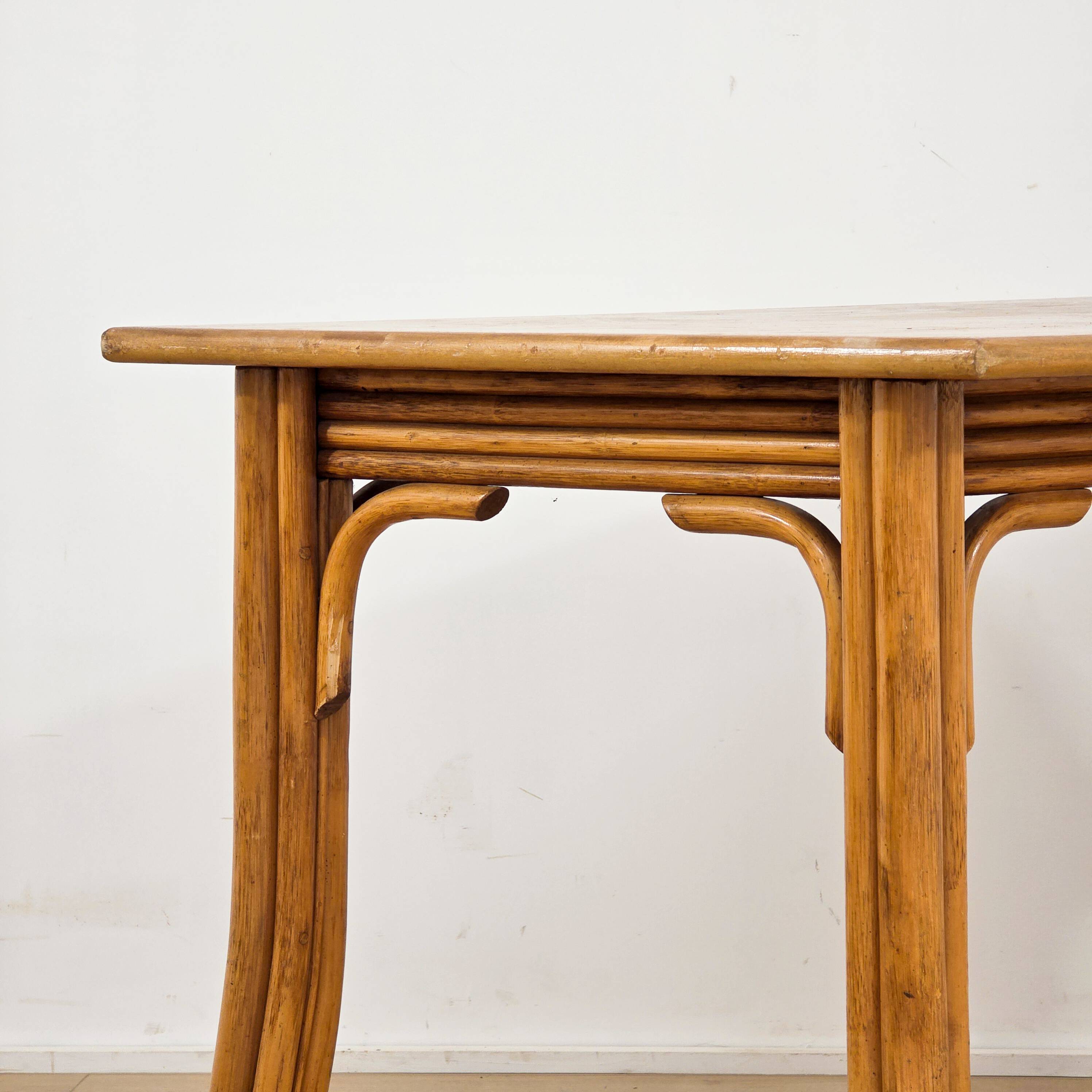 Superbe table à manger en bois massif des années 1950