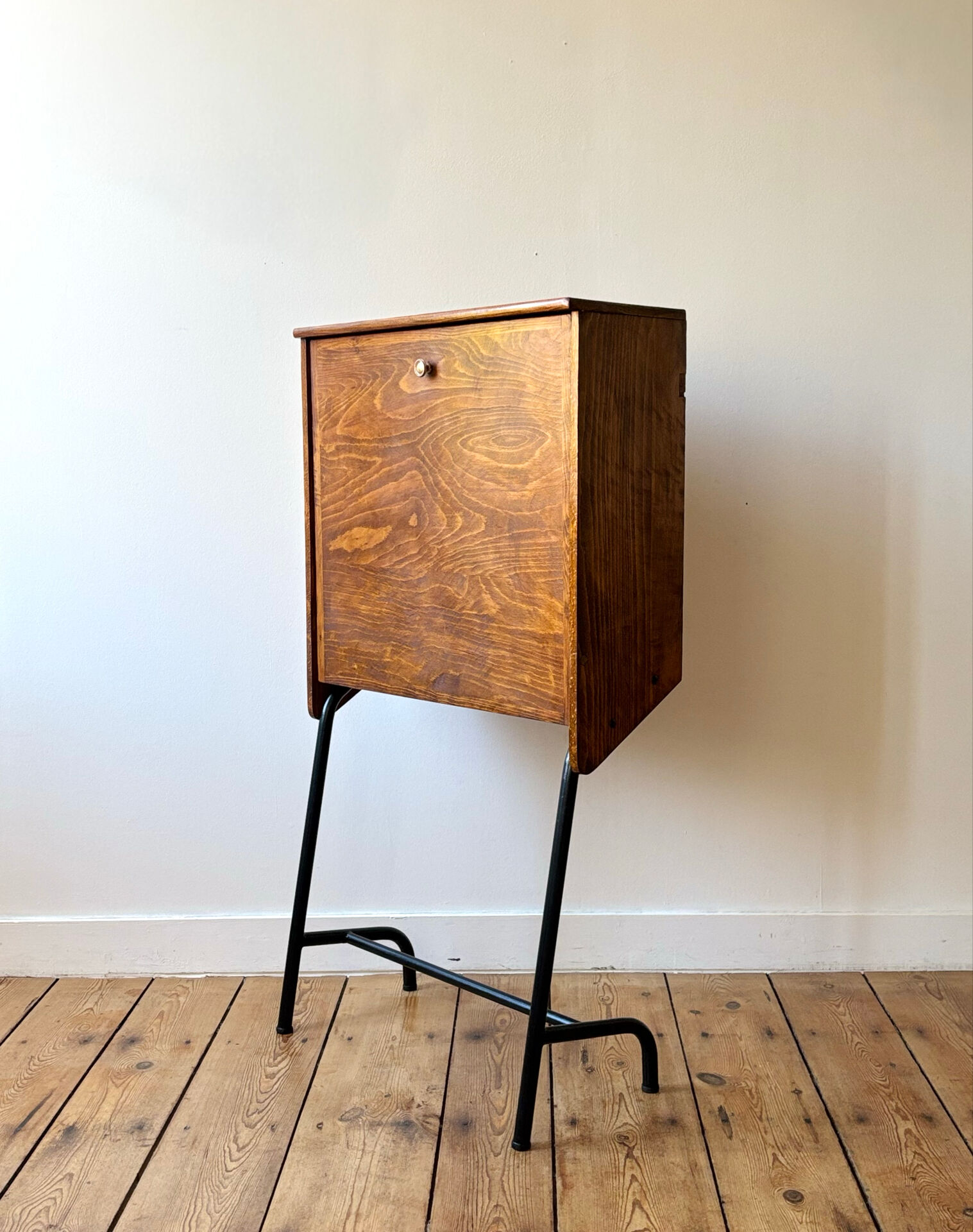 Bureau secrétaire style moderniste