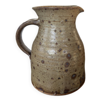 Set of 11 decorative items