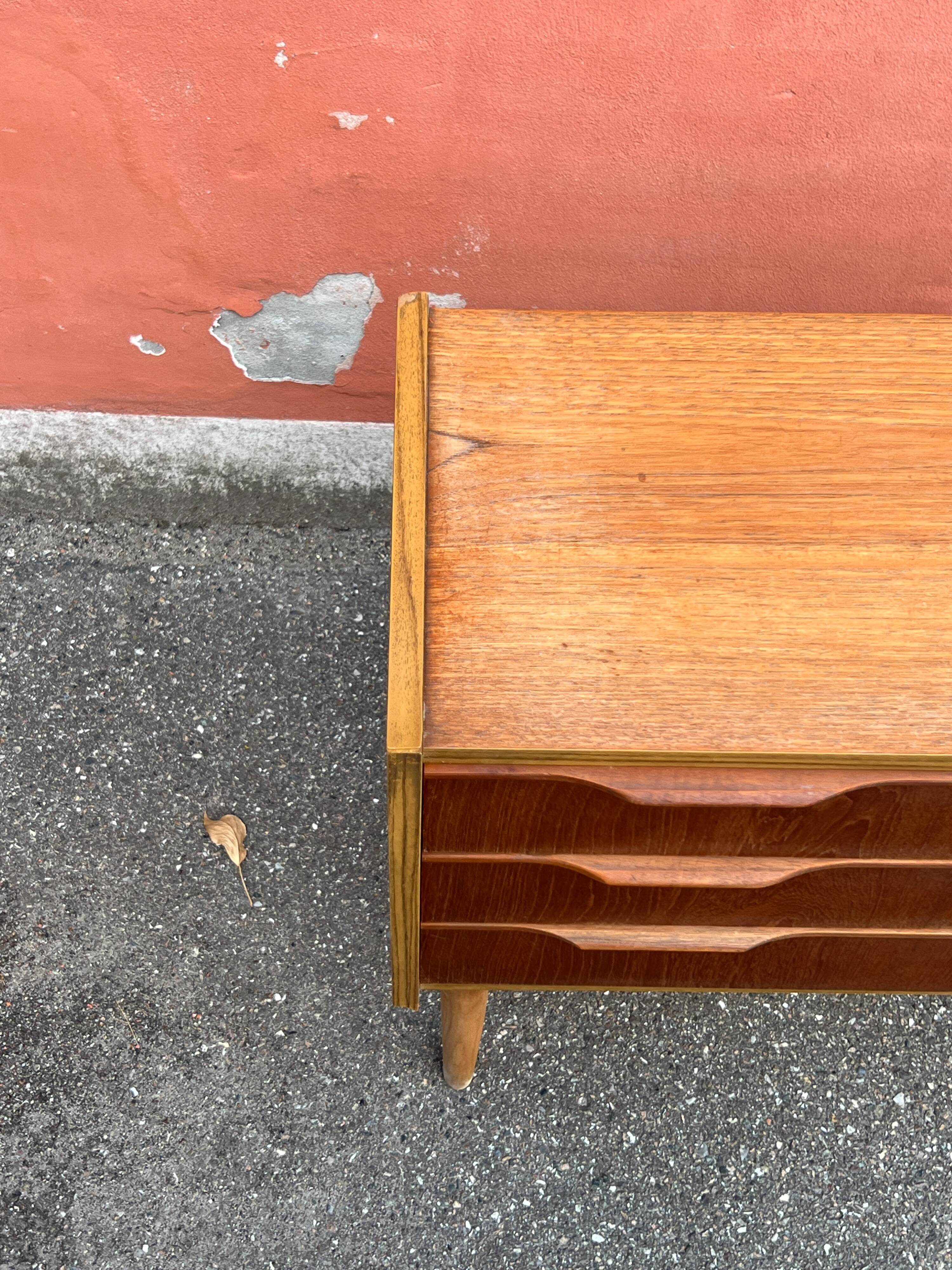 Danish vintage teak chest of drawers / nightstand, mid century modern, 1960