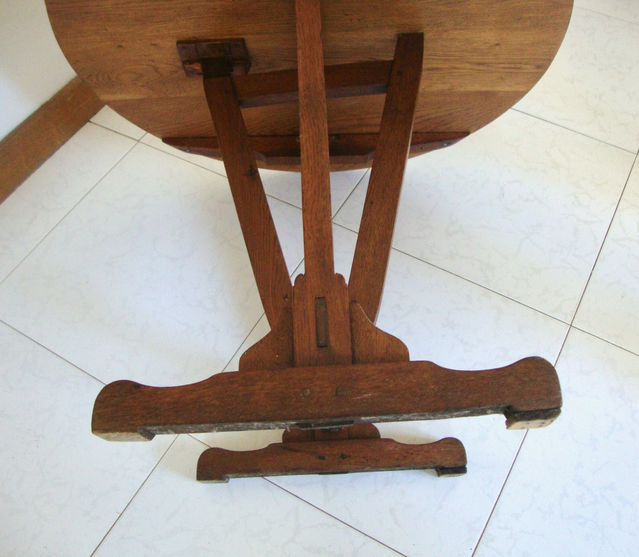 Oak winegrower's table