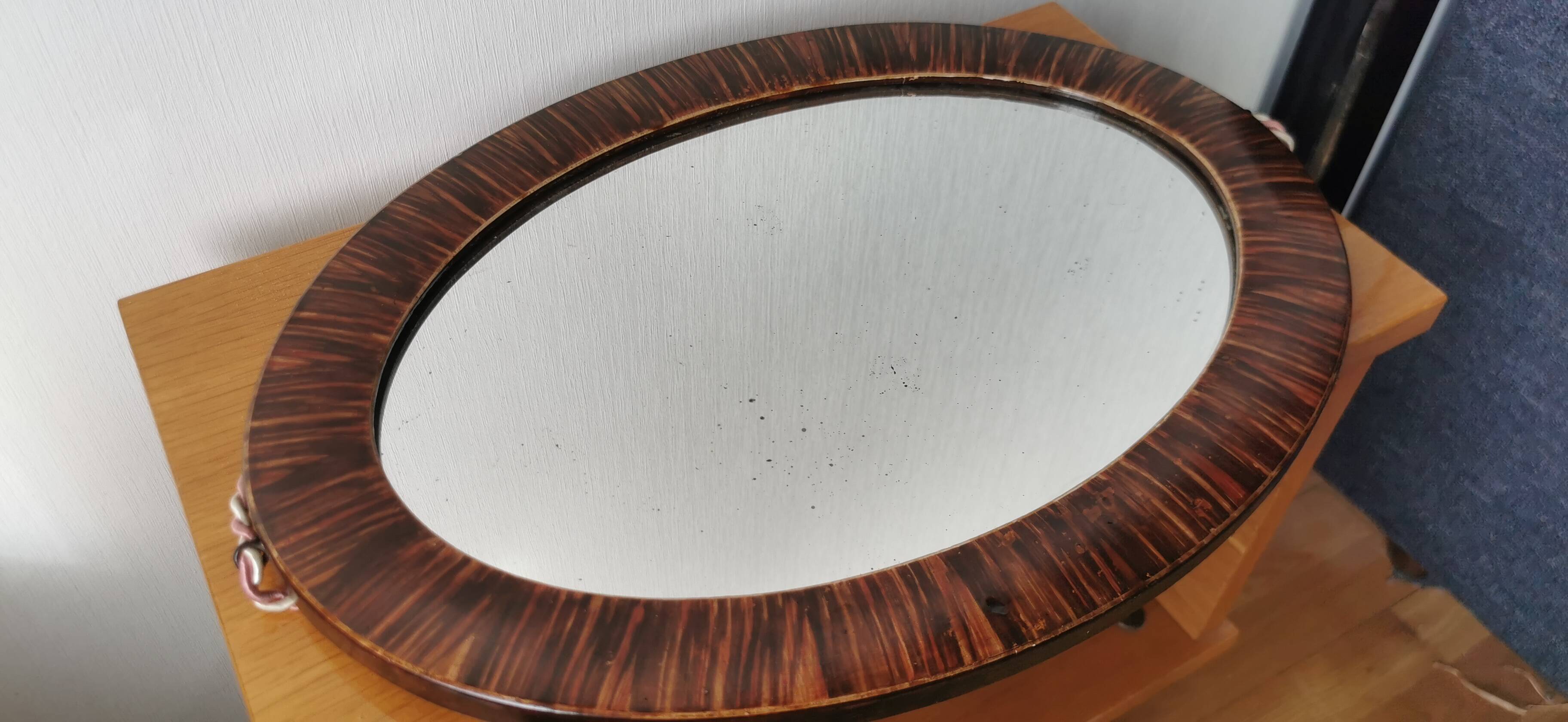 Oval mirror
