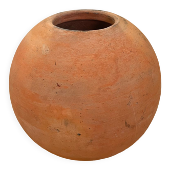 Terracotta pot