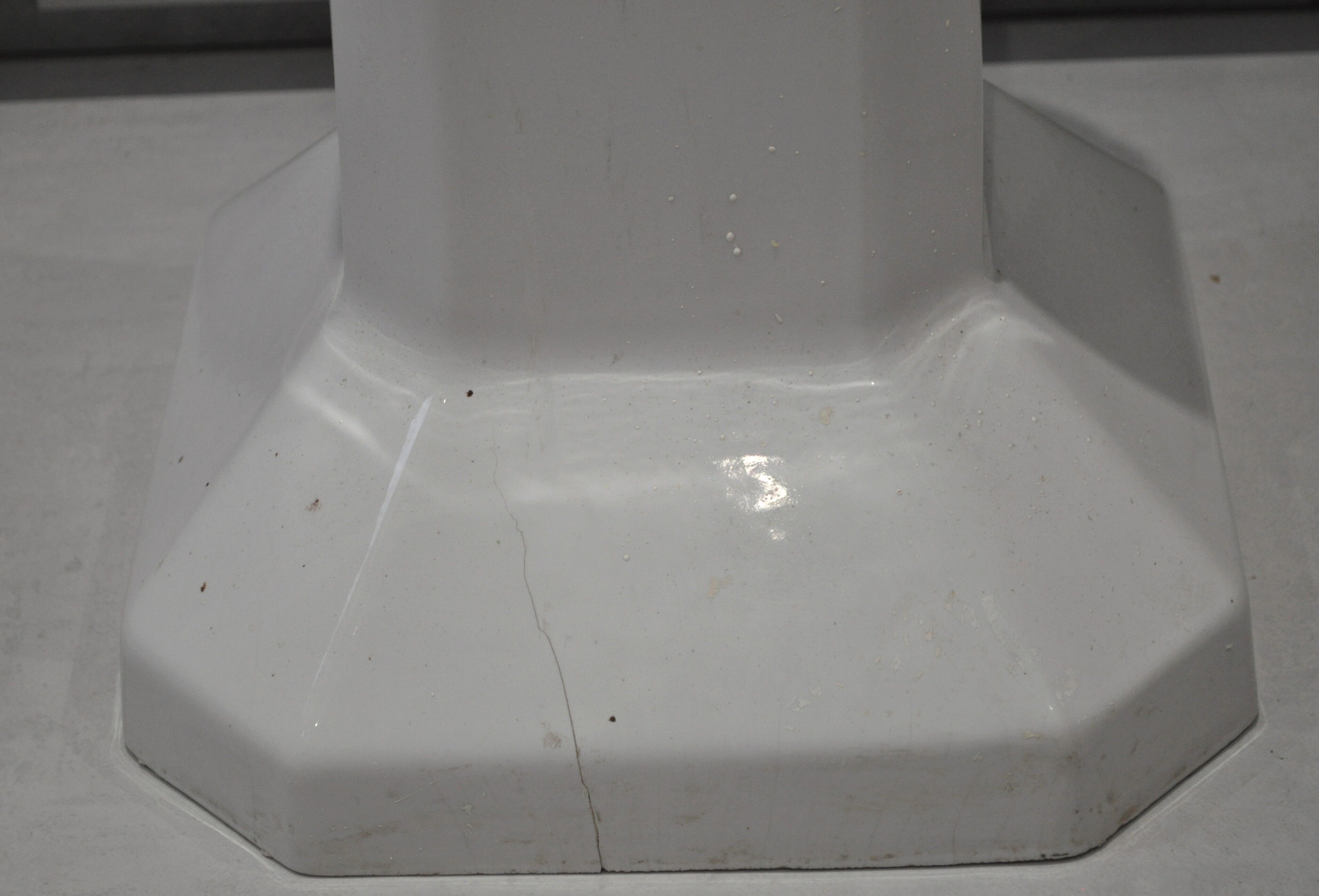 Vintage Art Deco column sink