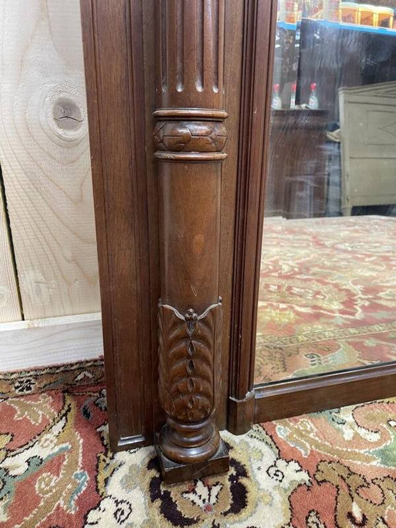 Miroir en noyer sculptée Napoléon III