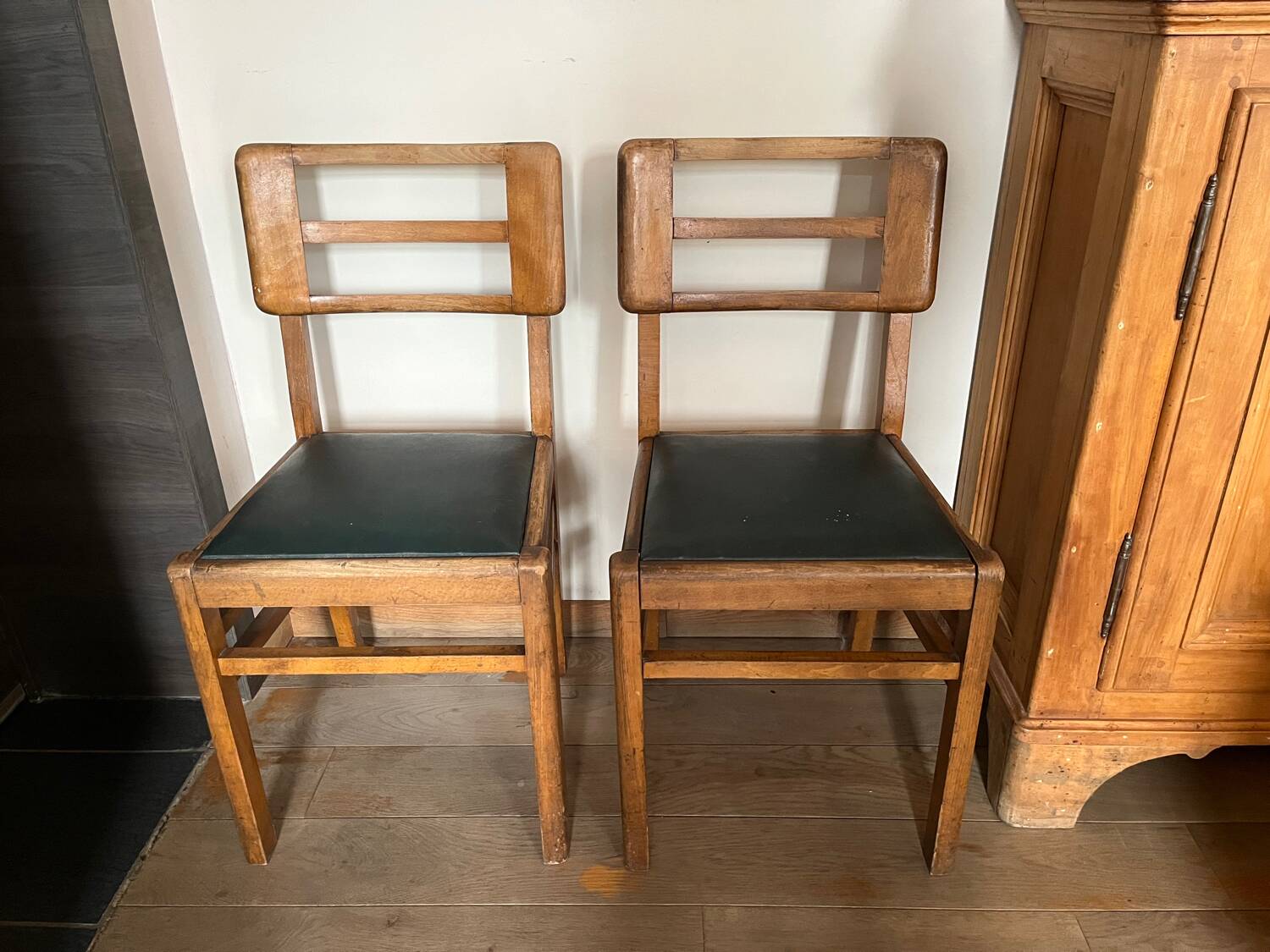 2 Chairs