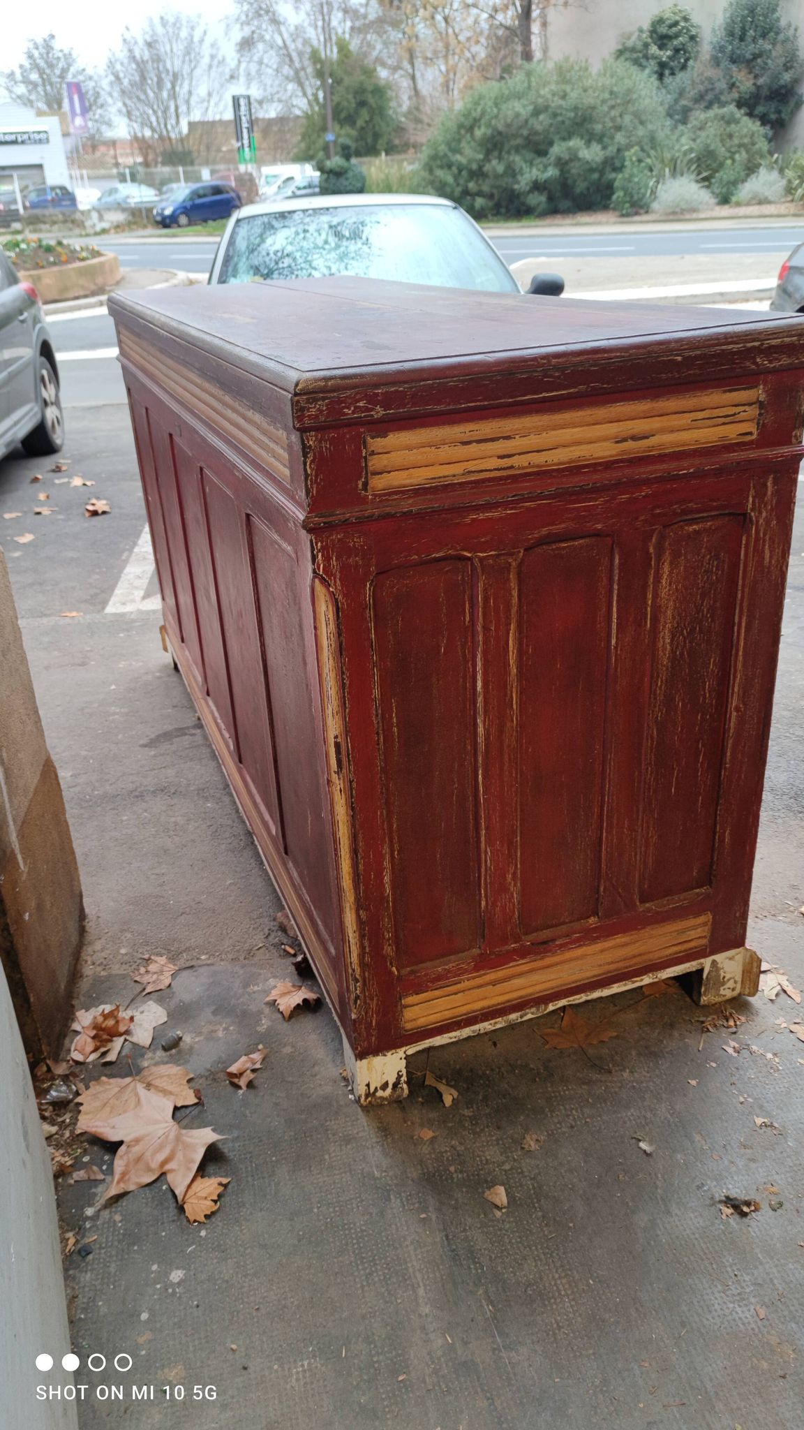 Bank oak counter patina wine lees old icehouse Henri ASSET