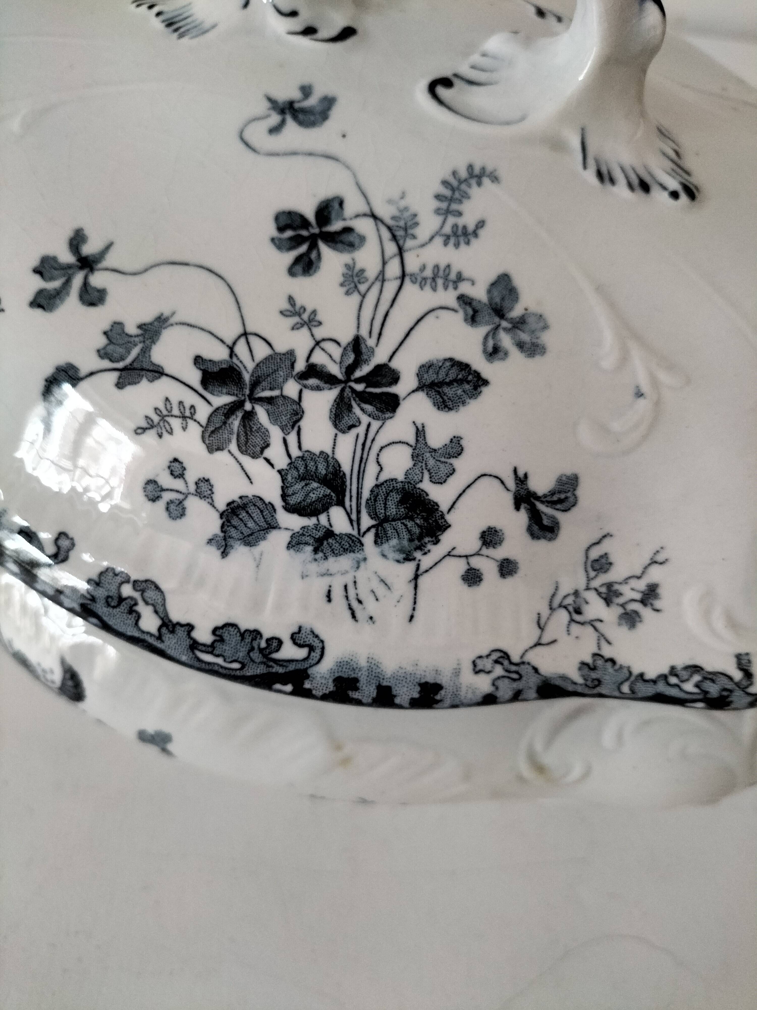 Antique Creil & Montereau soup tureen – sold by E. Bourgeois