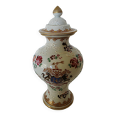 Small porcelain pot hand-painted by Samson Paris, Compagnie d style.
