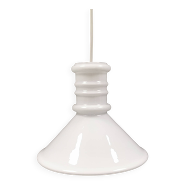 Lampe suspendue conçue par Sidse Werner pour le danois Holmegaard, modèle apothicaire des années 1980.