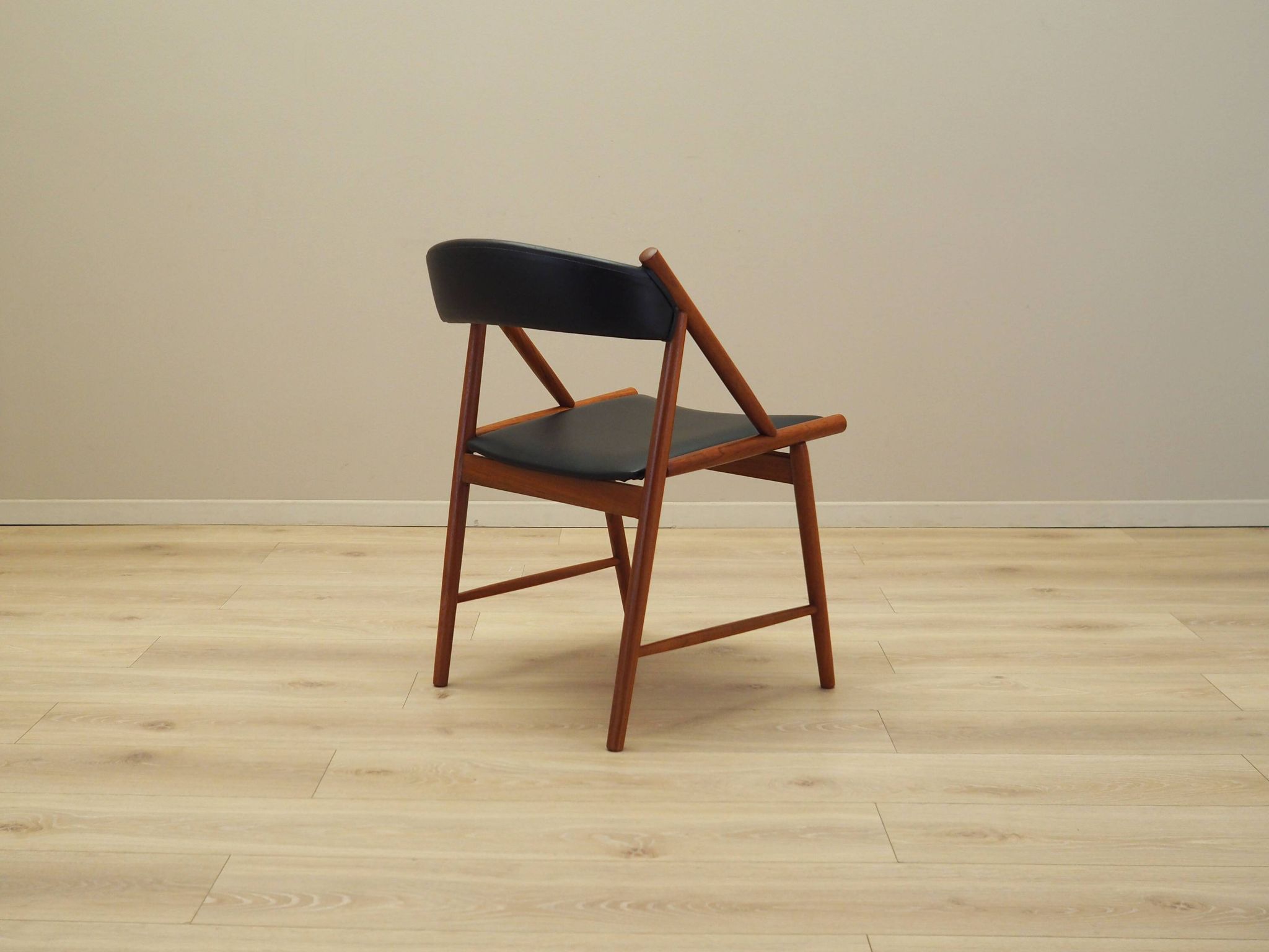 Chaise en teck, design danois, années 1970, production : Danemark