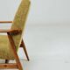 Fauteuil vintage vert olive design par H.Lis