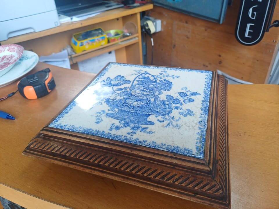 Magnificent Old Trivet Earthenware & Wood - Country Chic Style 26cm