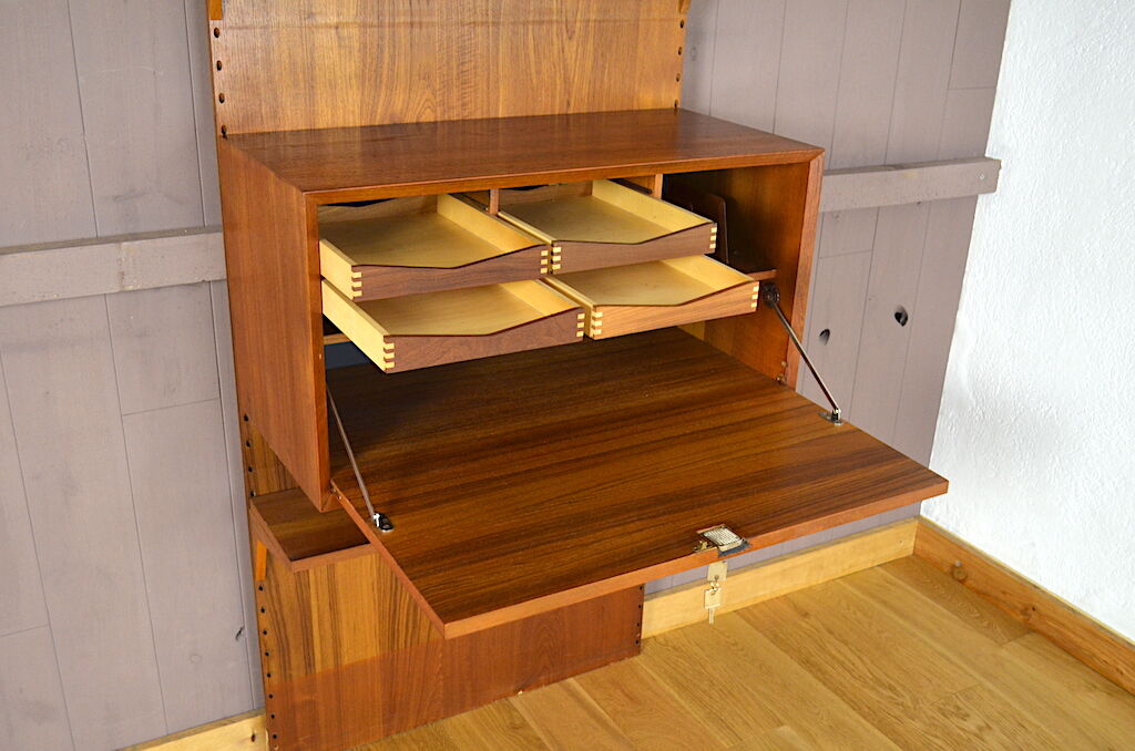 Wall system writing desk Poul Cadovius in teak 1960