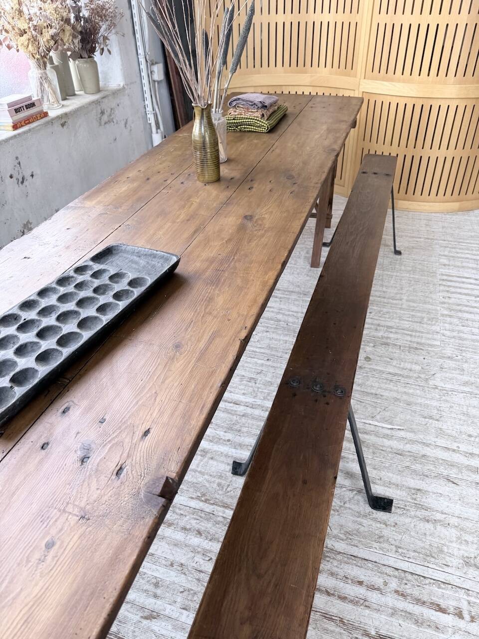 XXL trestle farm table 4m and its benches