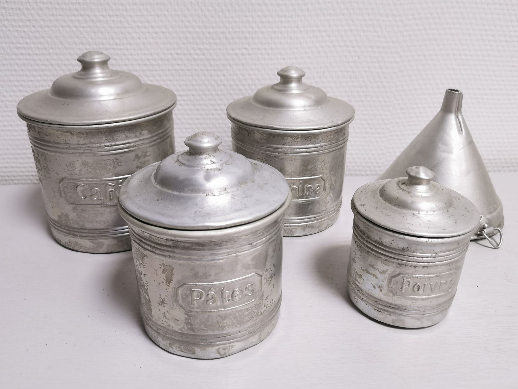 Series of old pot spices