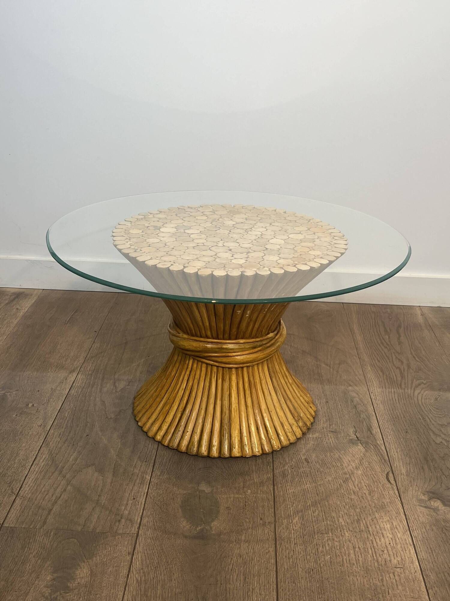 Wheat sheaf coffee table Elinor McGuire. American work. Circa 1970.