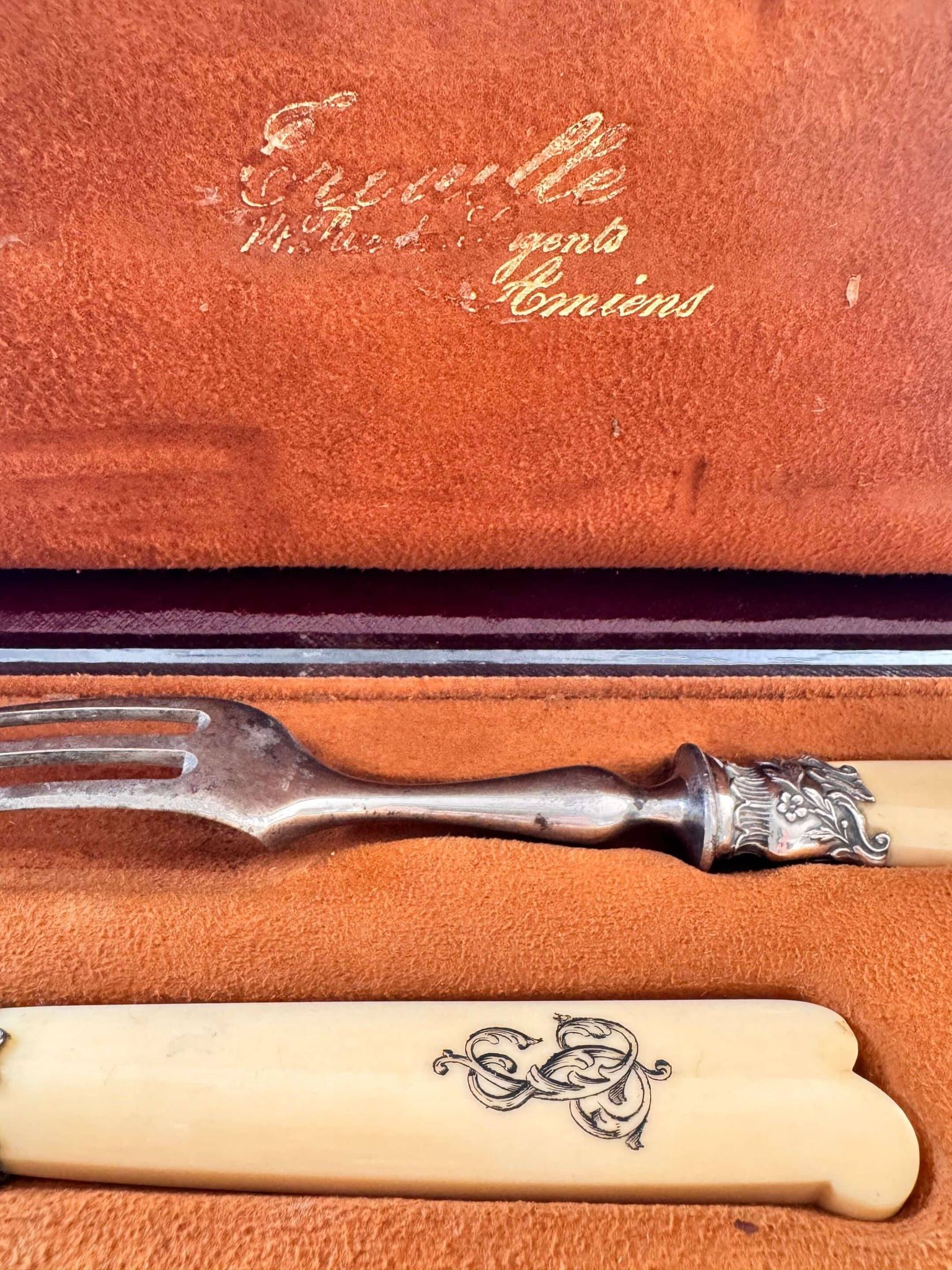 12 Robert Linzeler knives and leg of lamb set for Jules Piault Paris