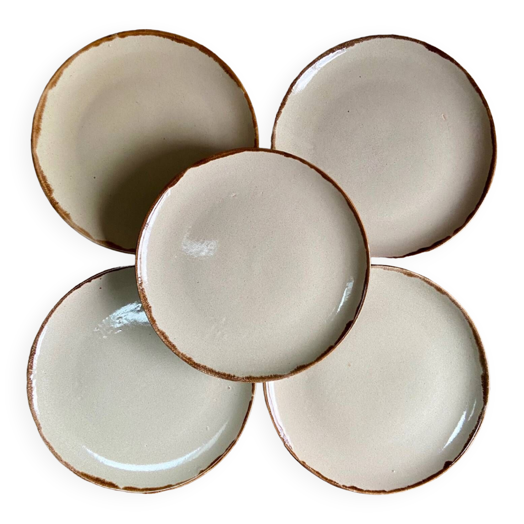5 stoneware plates
