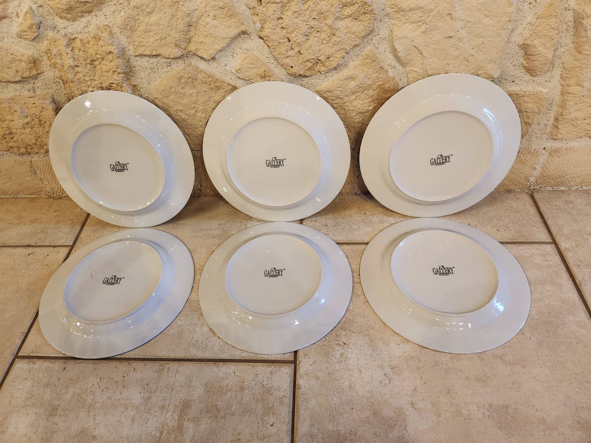Set of 6 vintage "Gallery" dinner plates