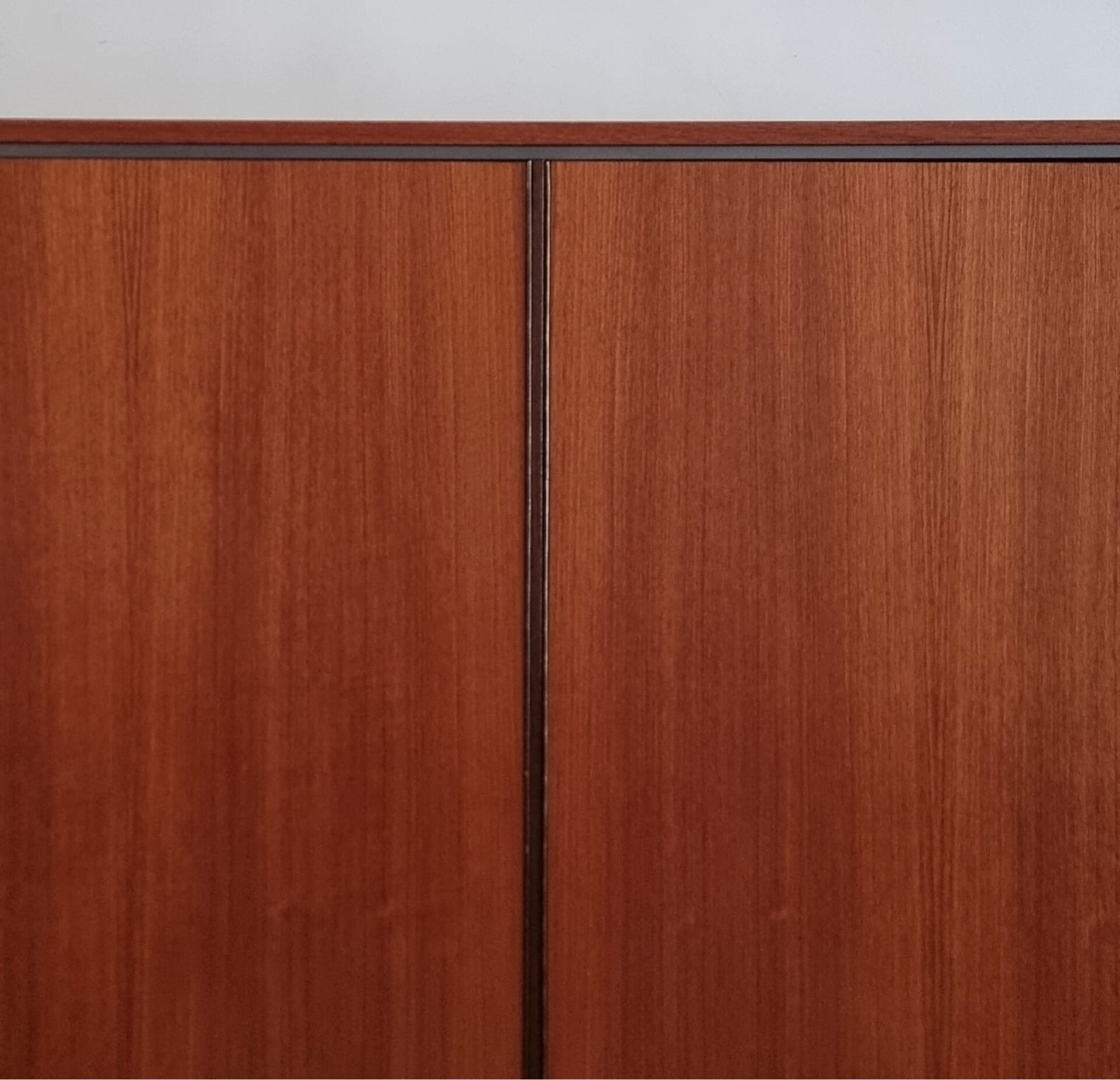 Armoire du milieu du siècle