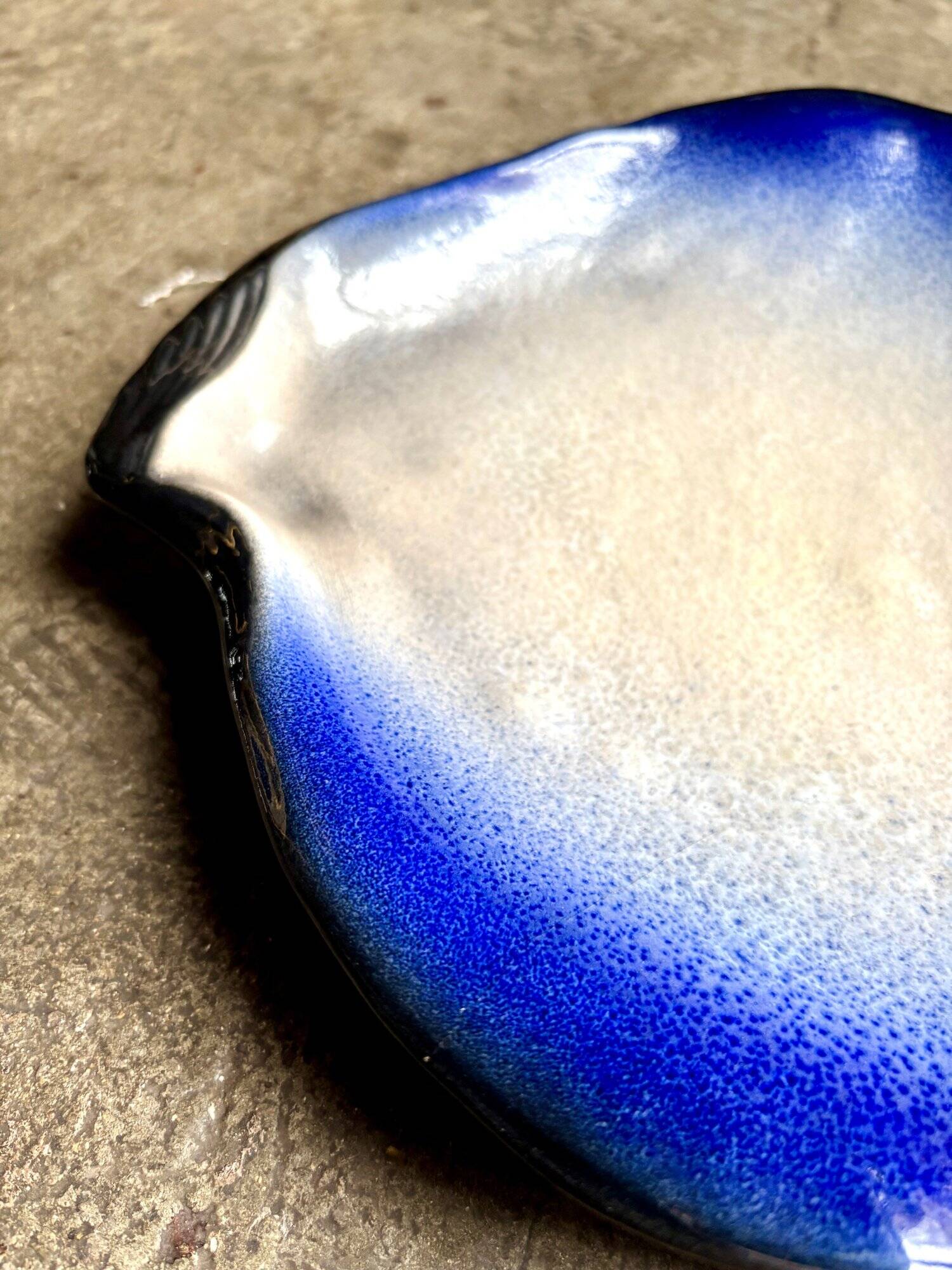 Flat plate in glazed ceramic by Poterie Pol Chambost