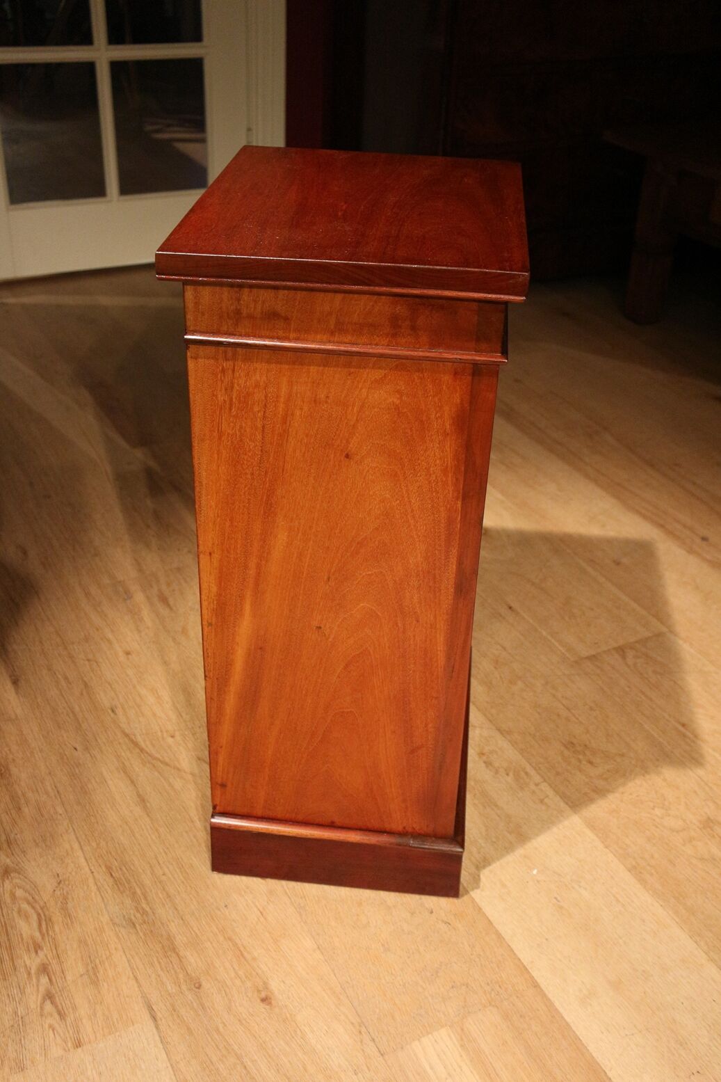 Wellington chest of drawers