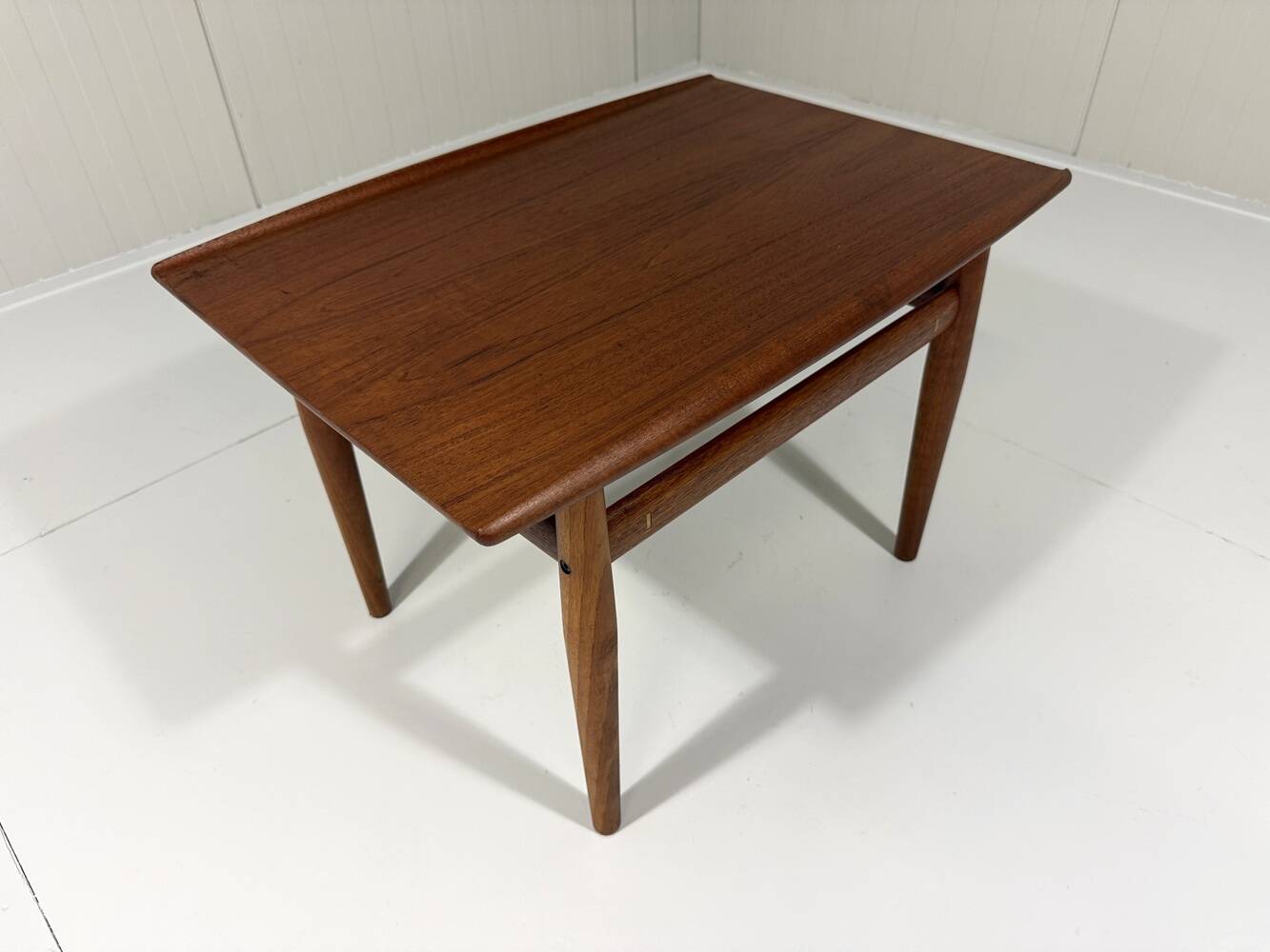 Grete Jalk teak side table or coffee table Glostrup Møbelfabrik Denmark