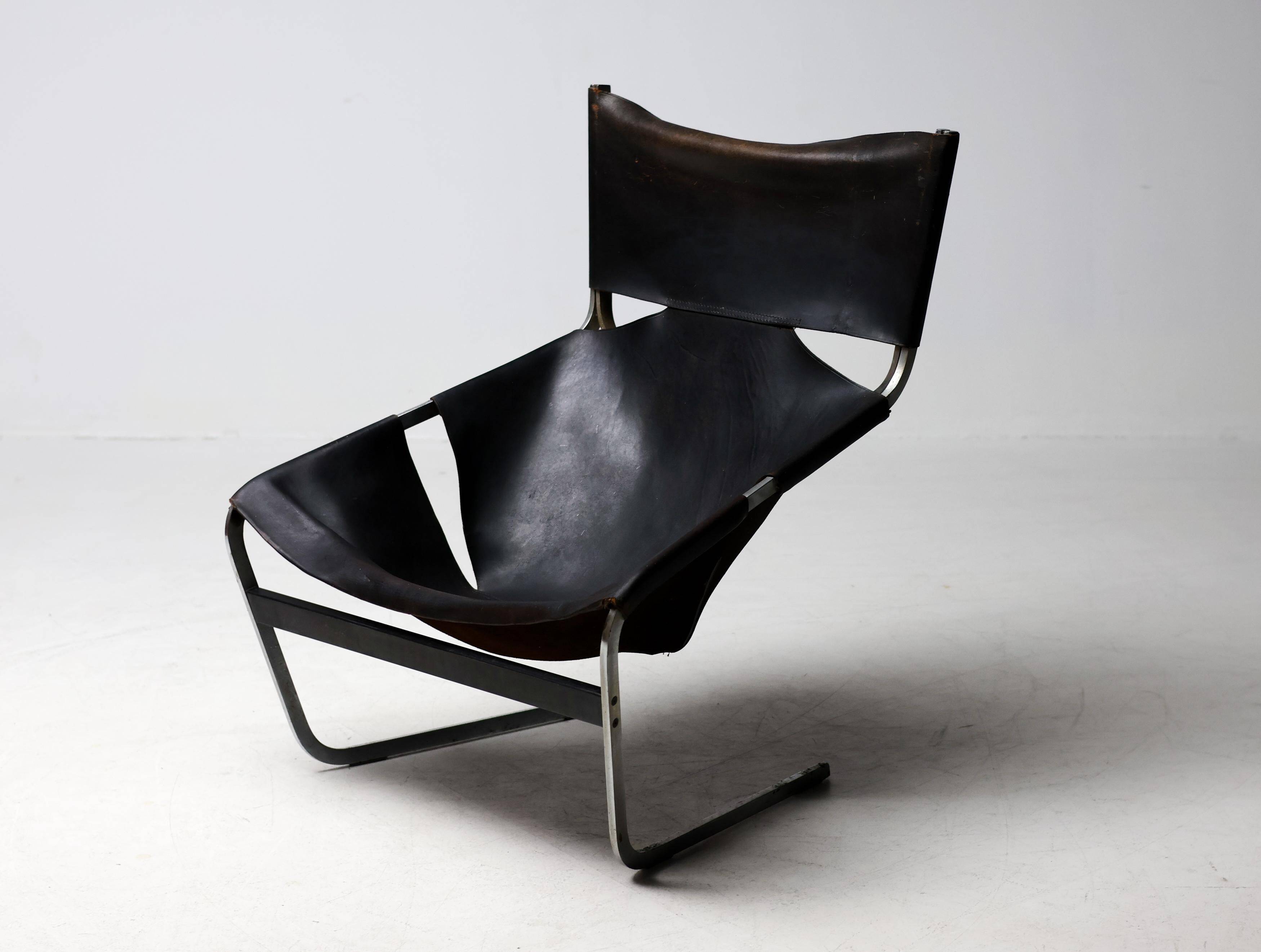 Pierre Paulin F444 chaise longue in black leather - All original, Vintage
