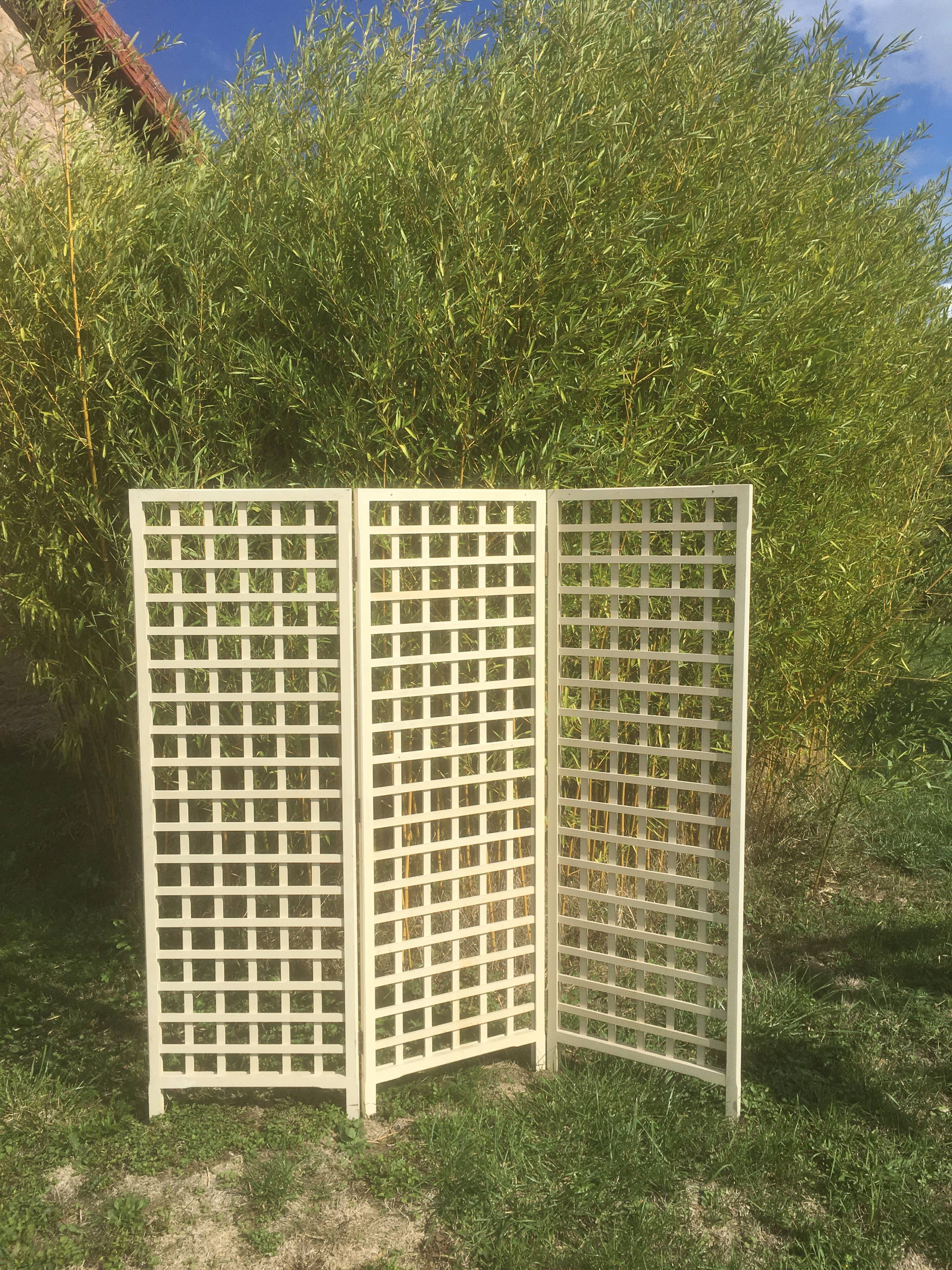 Off-white room divider