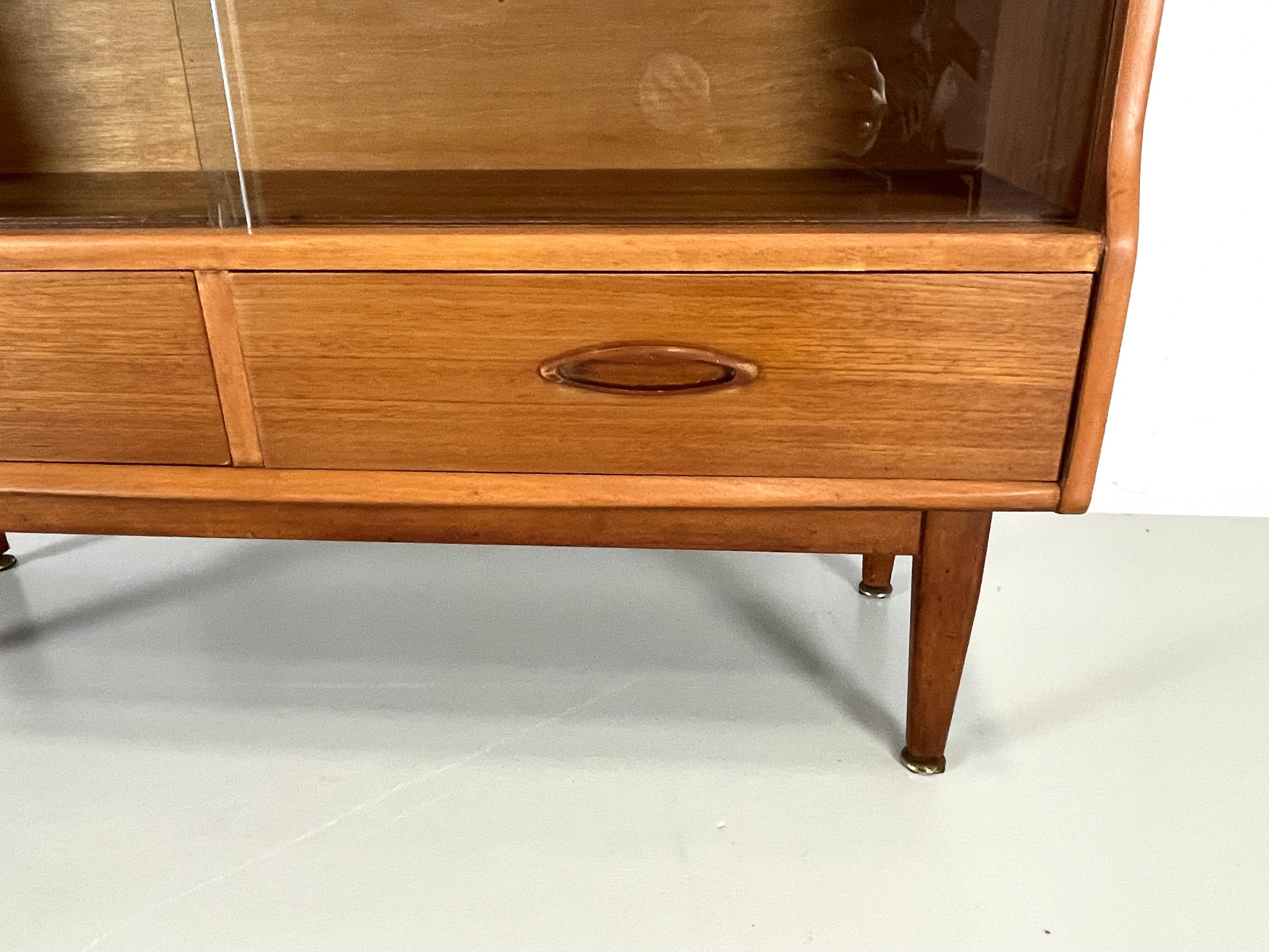 Petite vitrine vintage Jentique des années 1960 en bois de teck