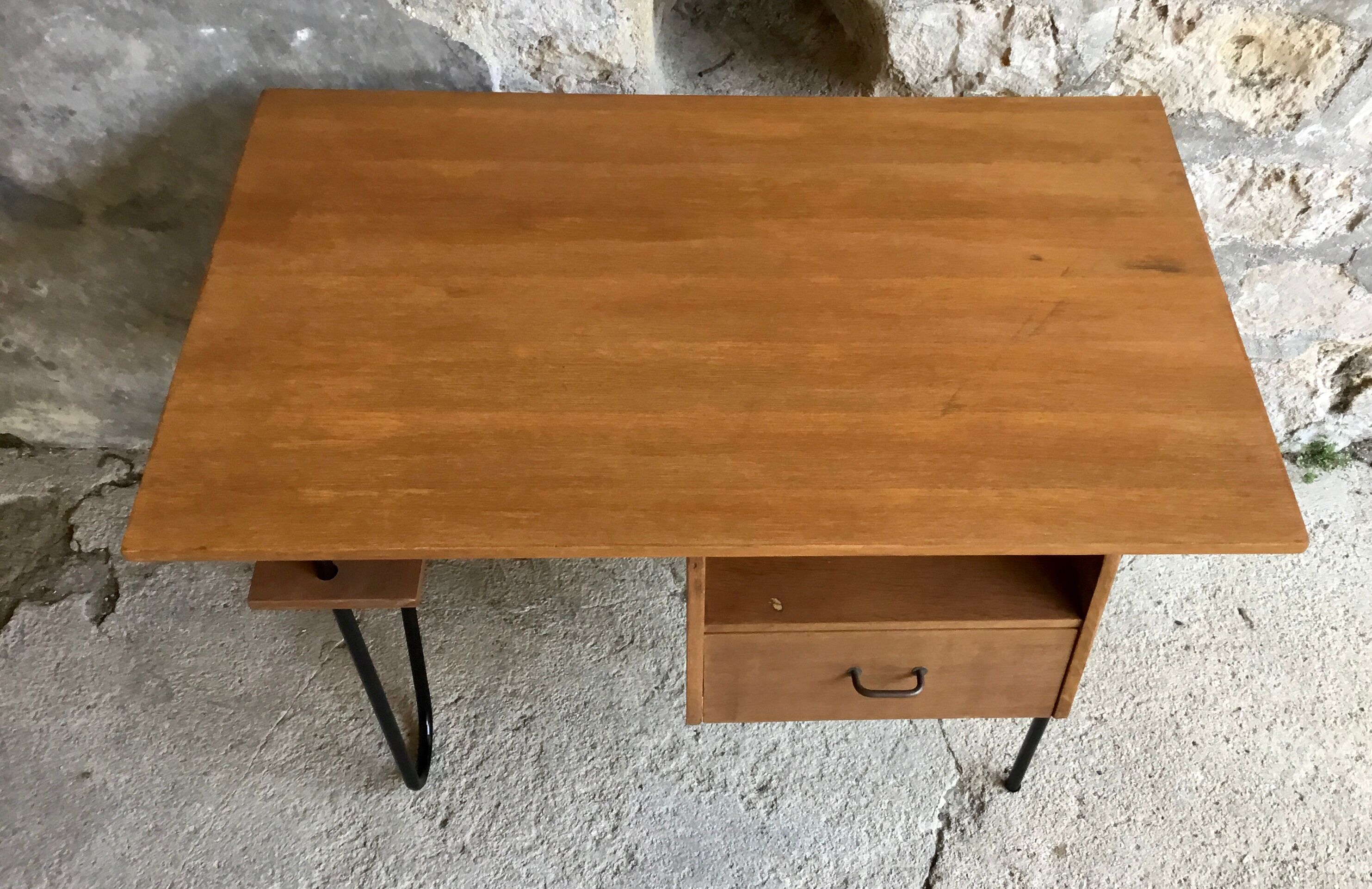 Modernist office with caisson, metal tubular structure, 1950