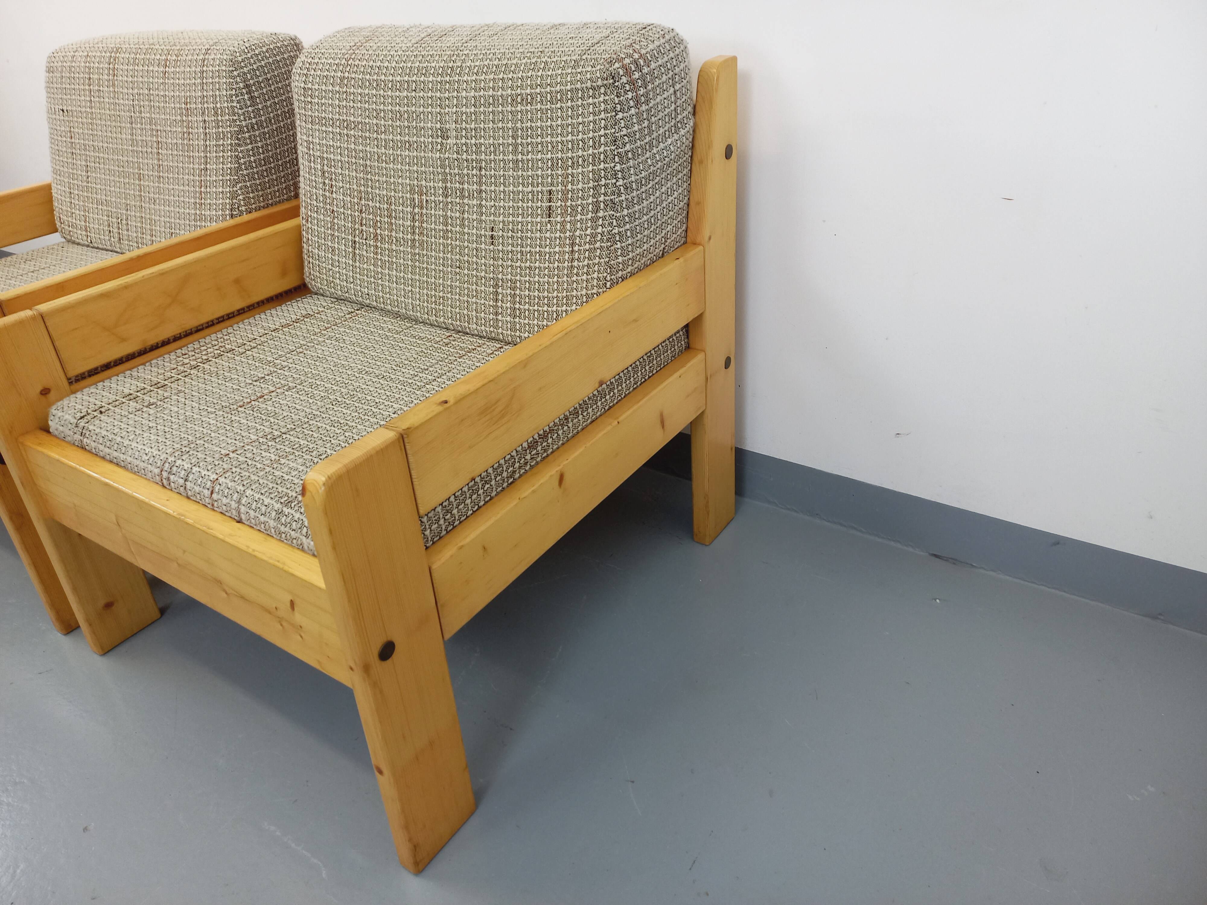 Set of 2 vintage fireside chairs in pine and fabric from the 70s