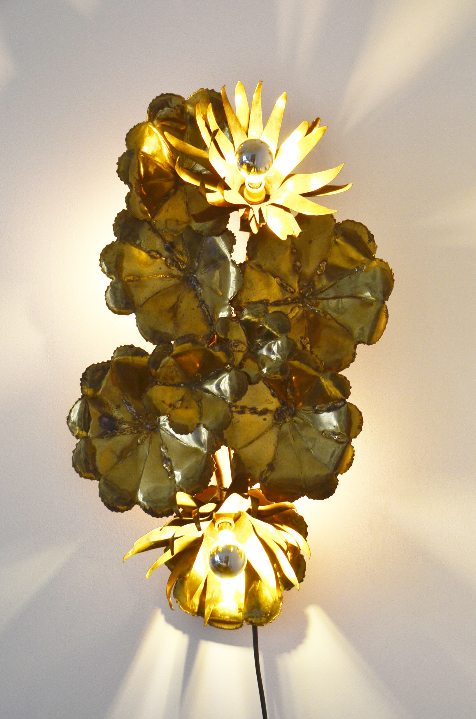 Wall light water lily brass 70s
