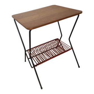 50s wooden table with vinyl and scoubidou magazine rack
