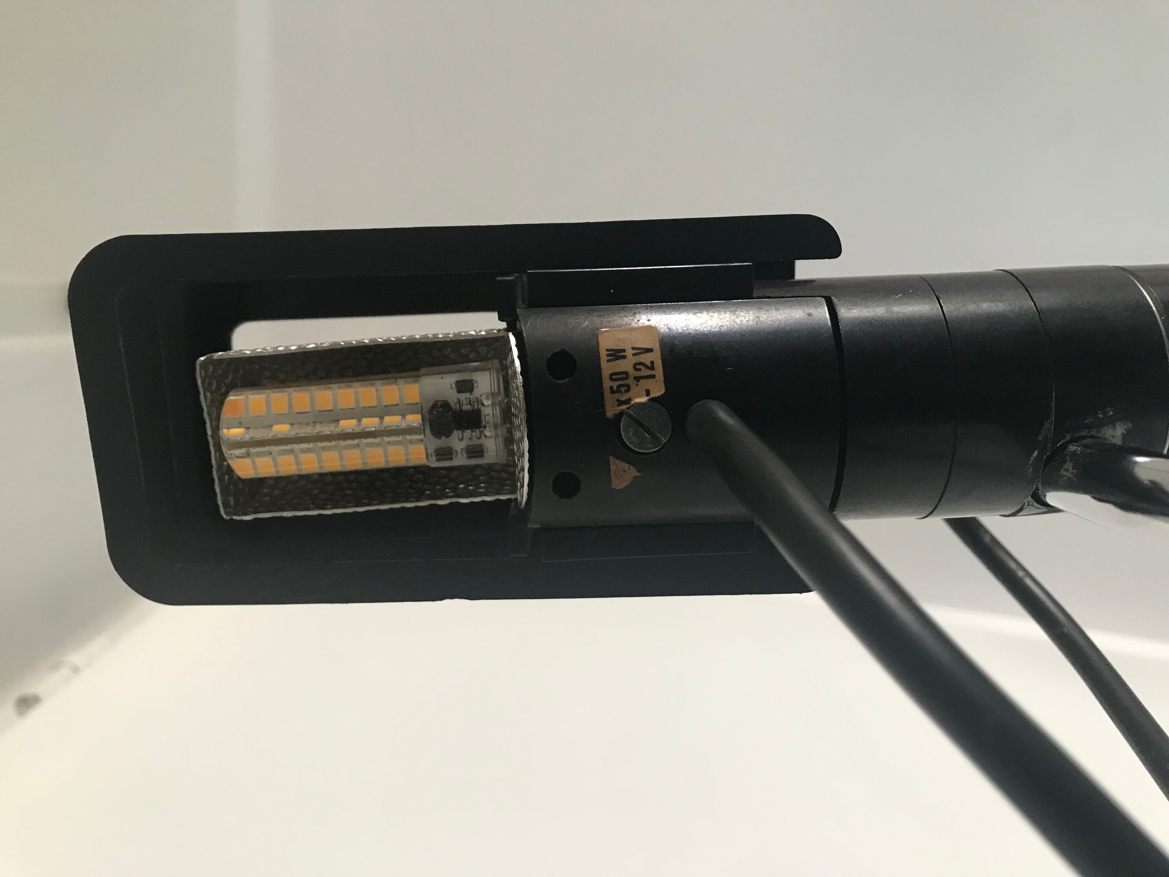 Halogen lamp Black wing Oluce Gecchelin Italia 1970