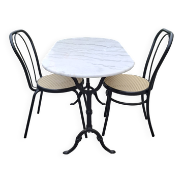 Table bistrot marbre ovale veiné  + 2 chaises alu